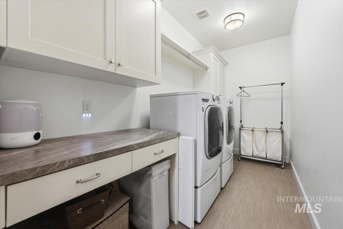 319 Sunderland St Property Photo 31