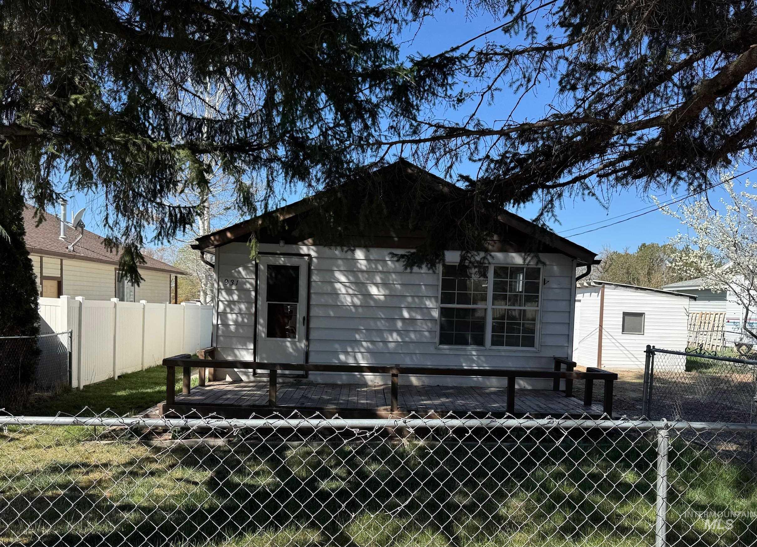 931 S Fillmore Property Photo 4