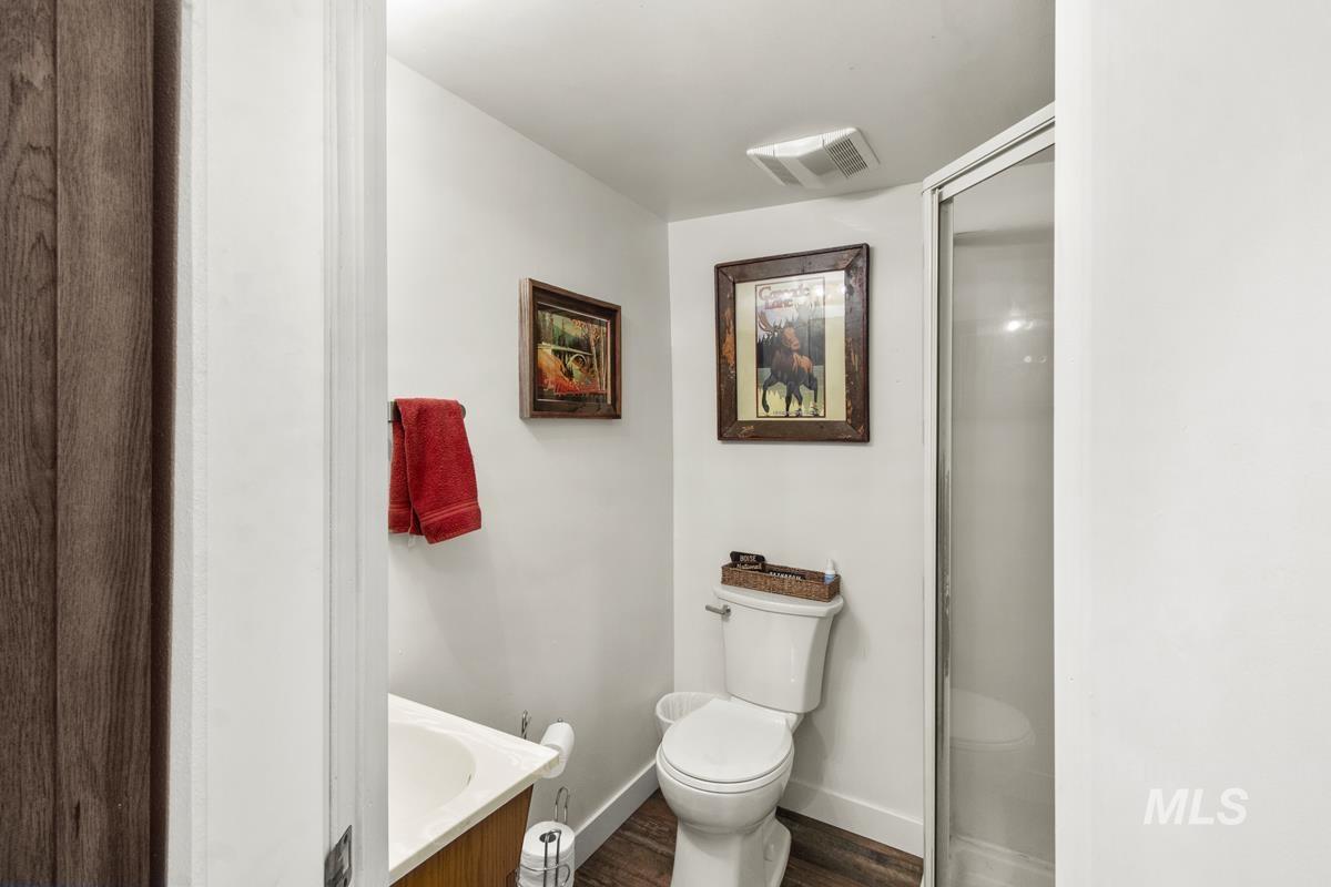 202 S School Street Property Photo 23
