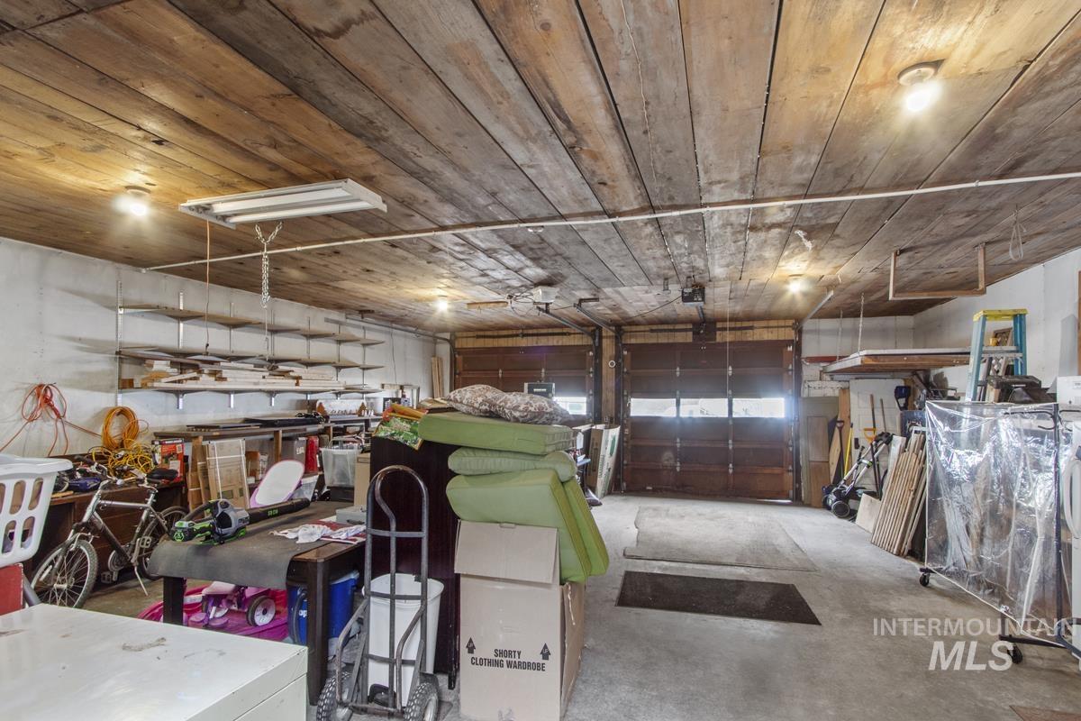 202 S School Street Property Photo 34