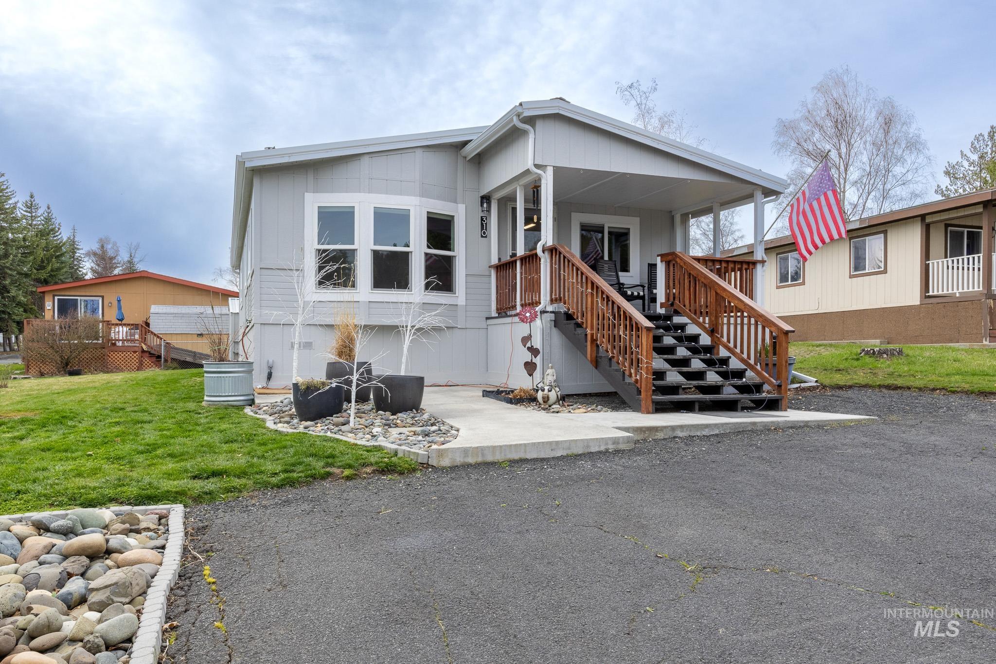 411 N Almon Property Photo 1