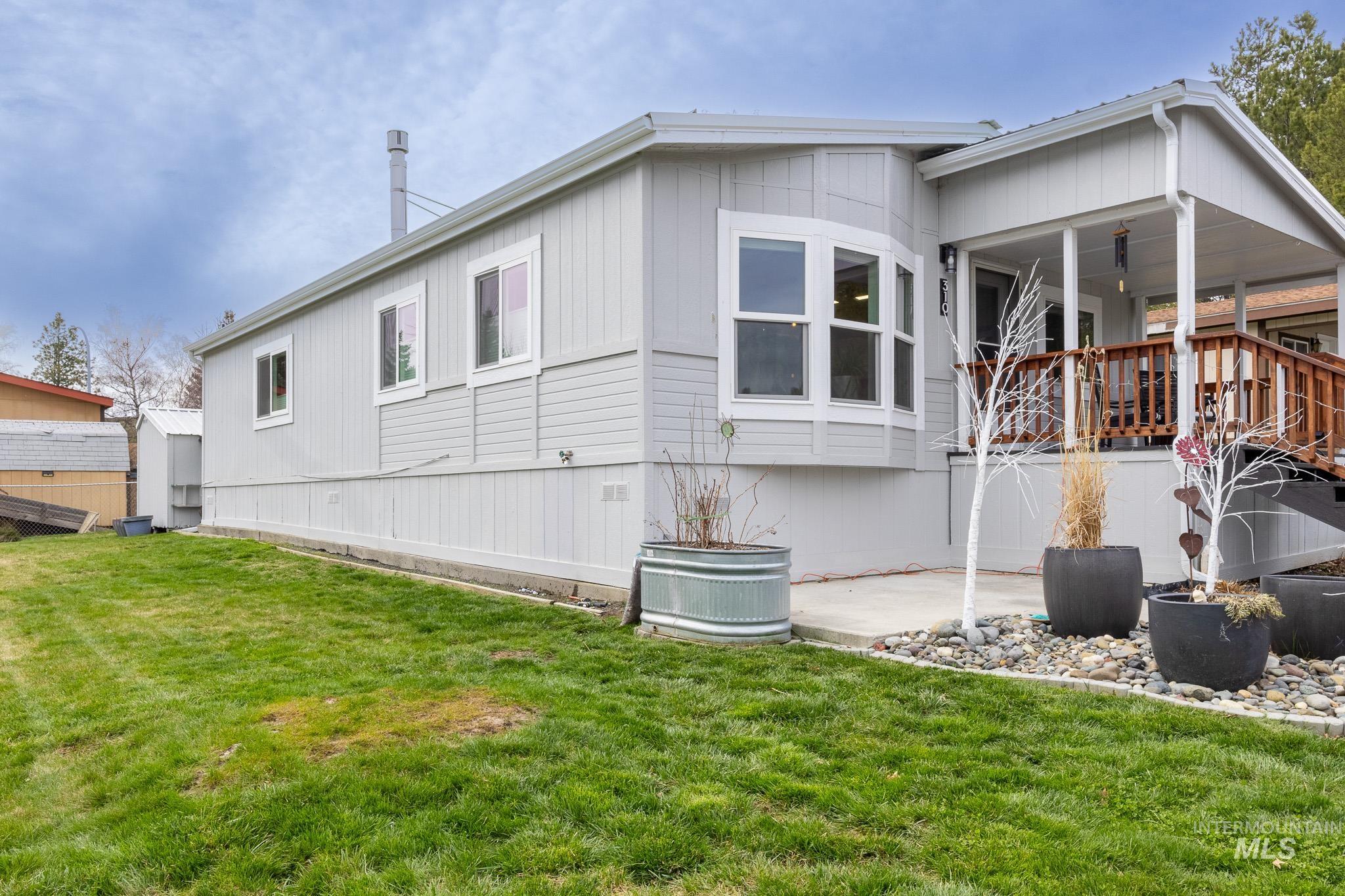 411 N Almon Property Photo 2