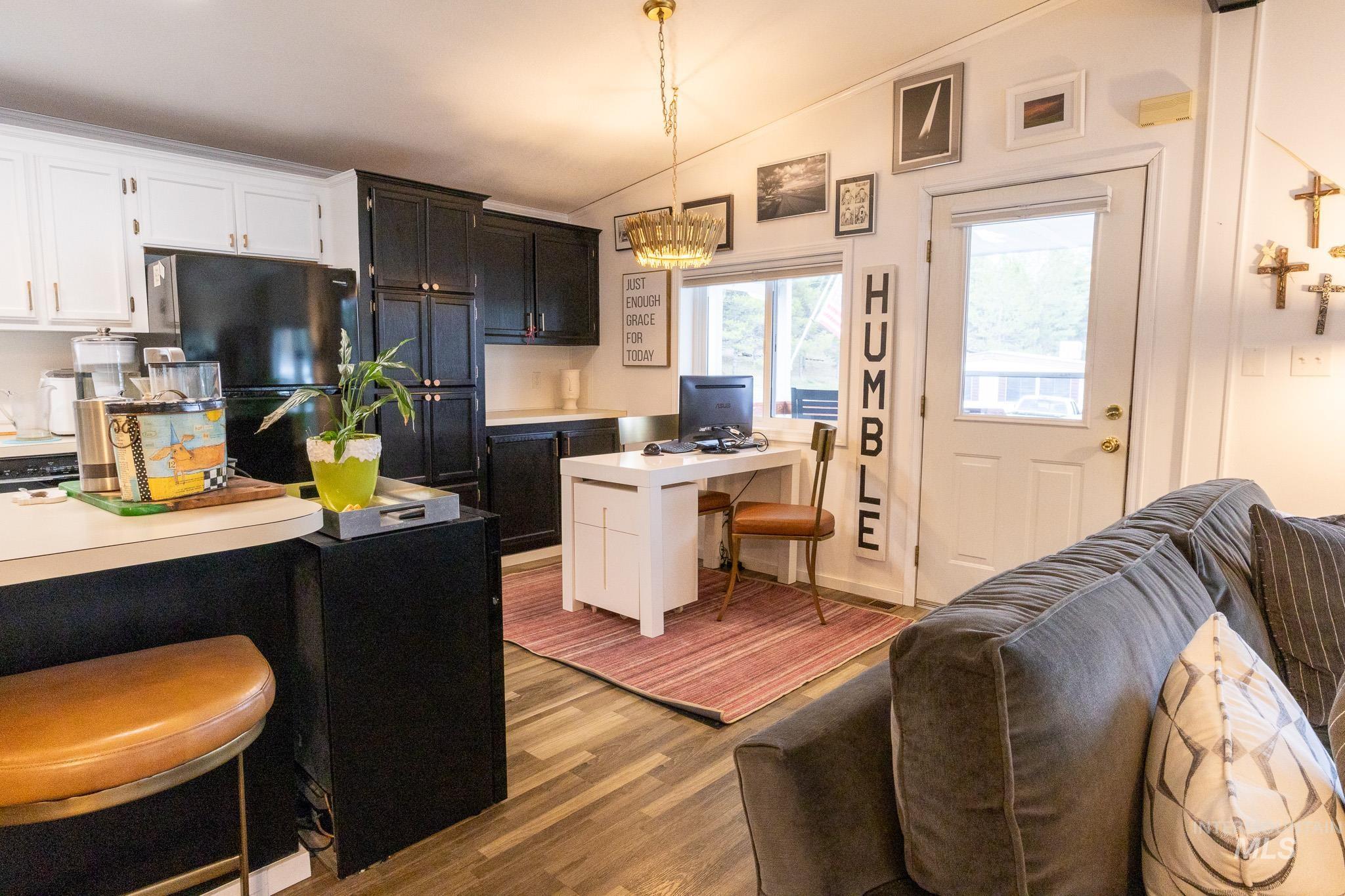 411 N Almon Property Photo 8