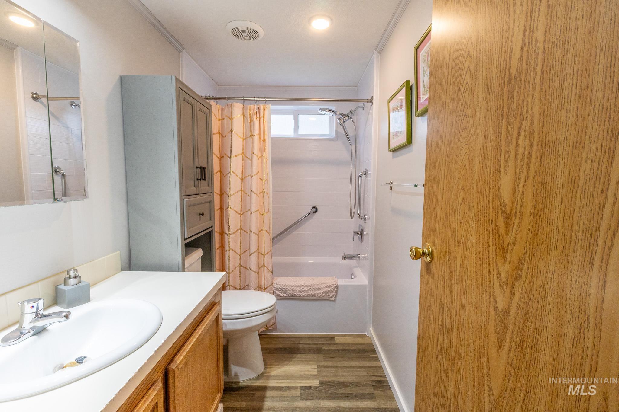 411 N Almon Property Photo 15