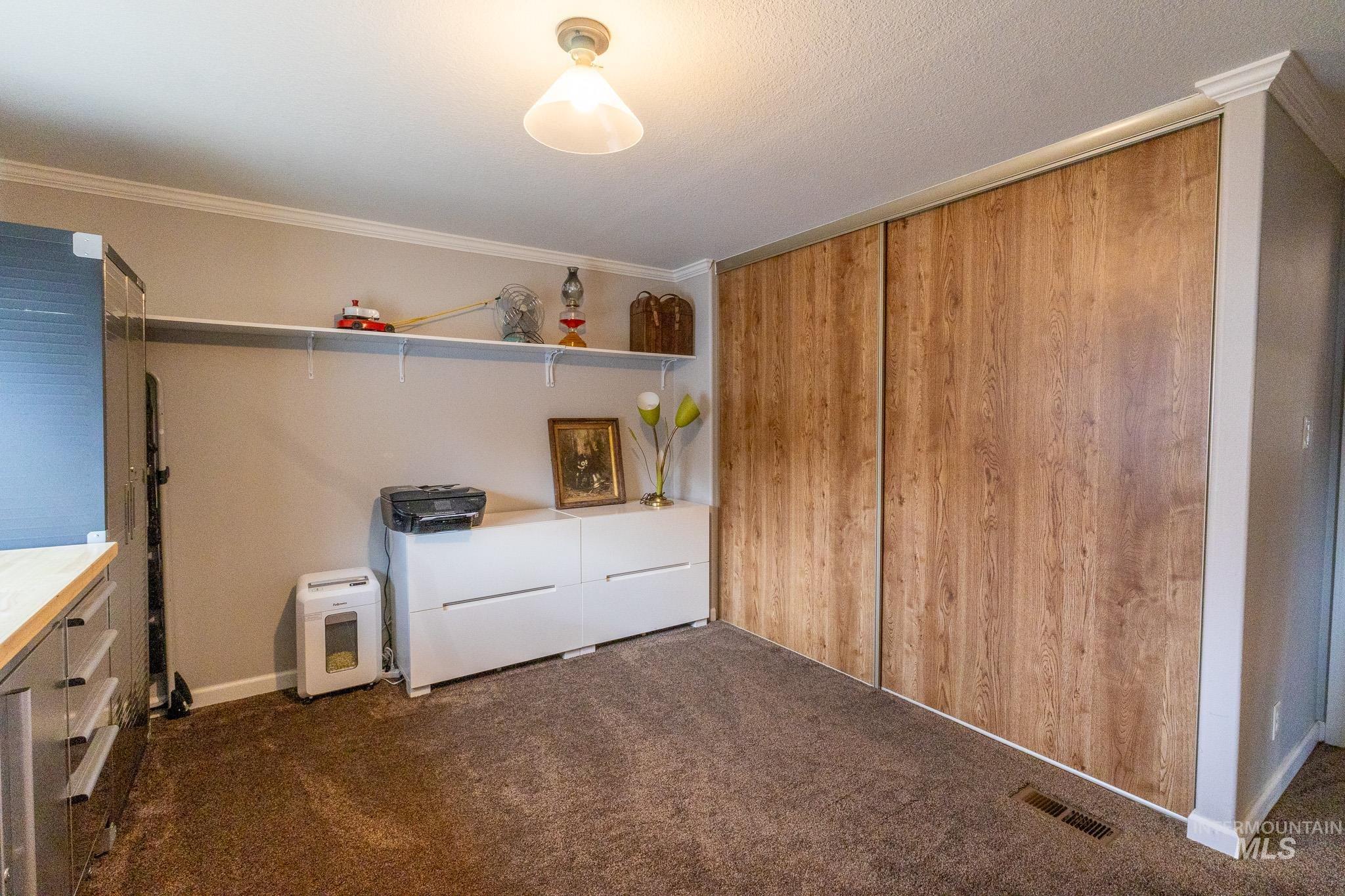 411 N Almon Property Photo 17