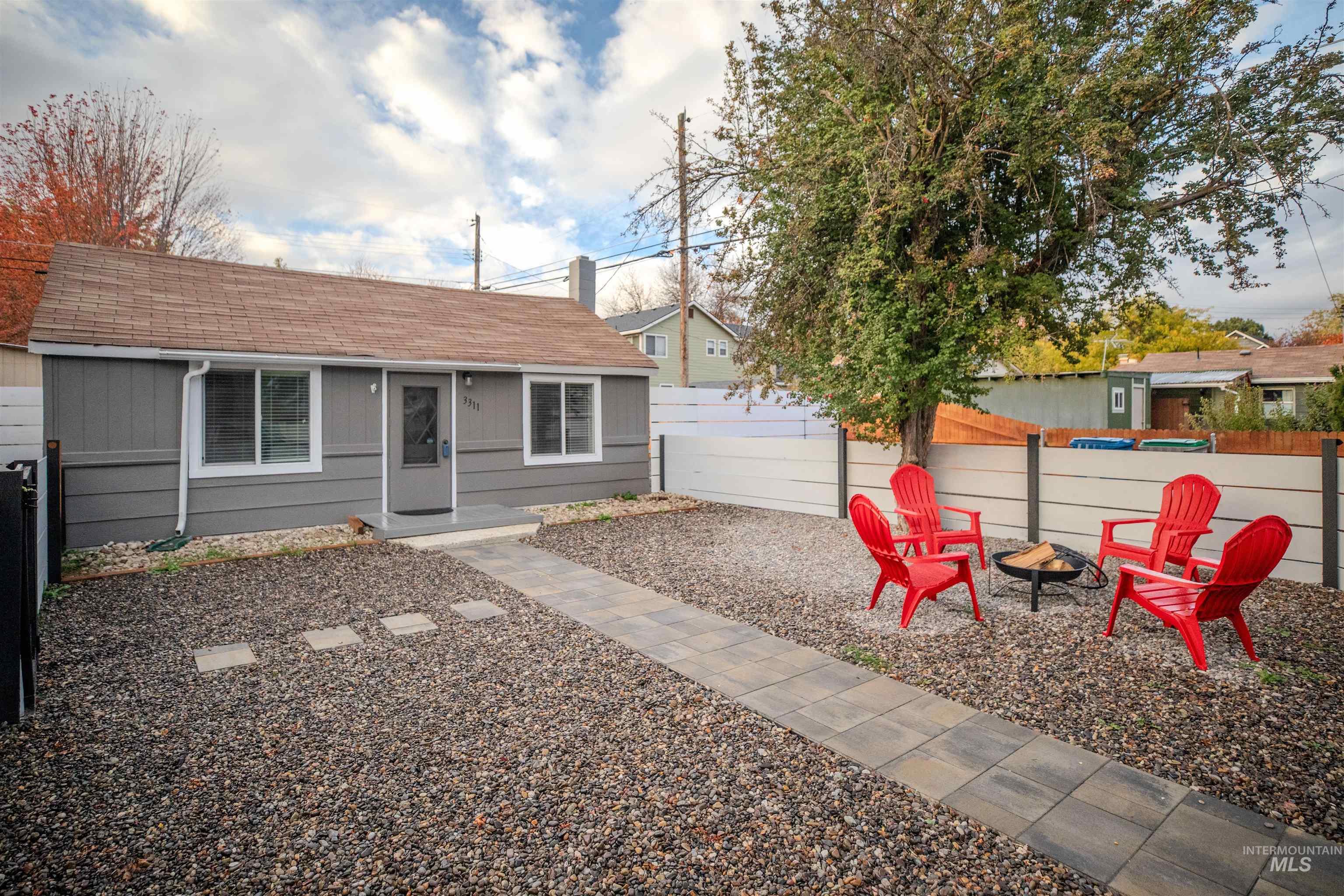 3311 W Hamilton Property Photo 1