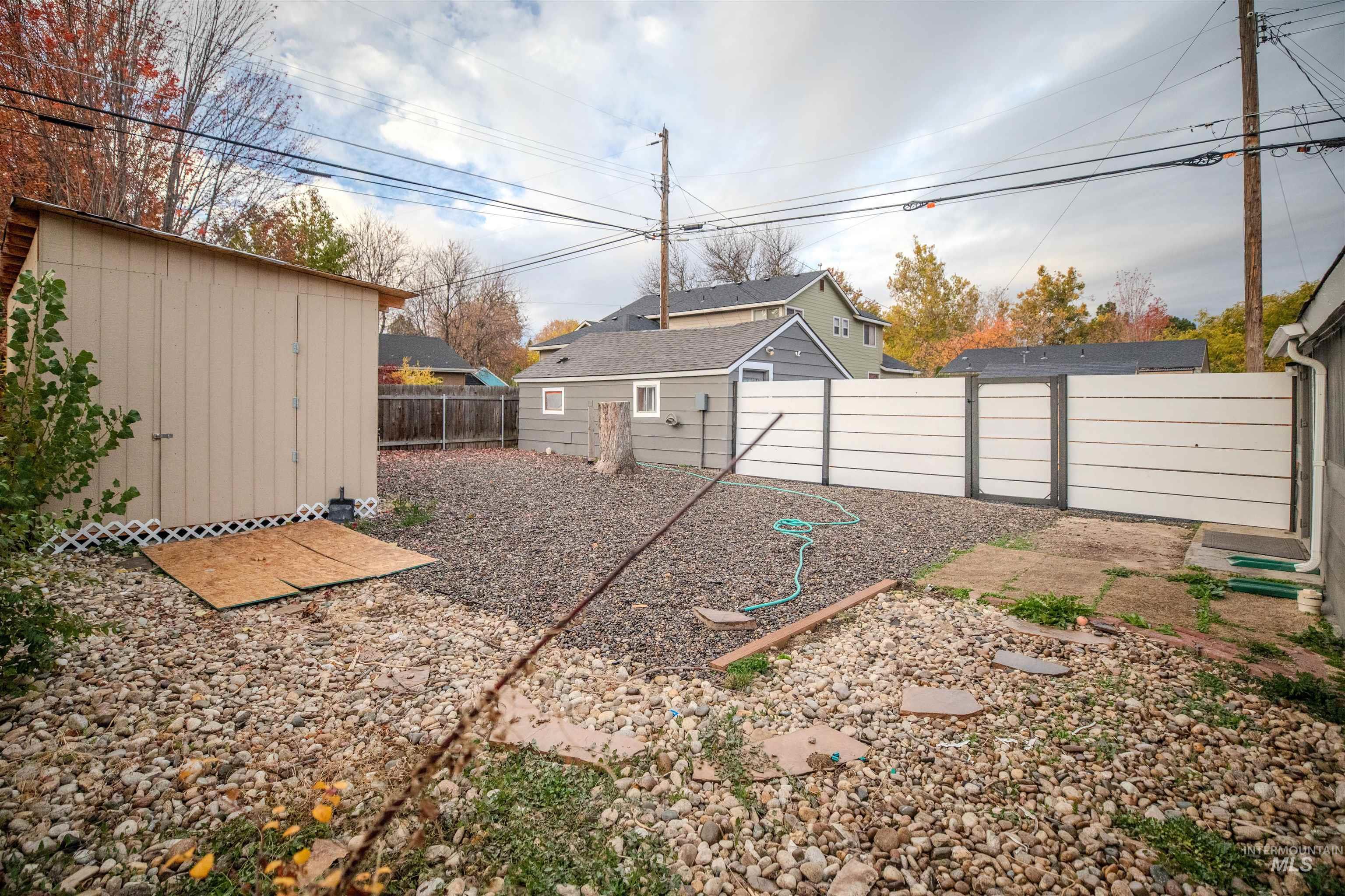 3311 W Hamilton Property Photo 18