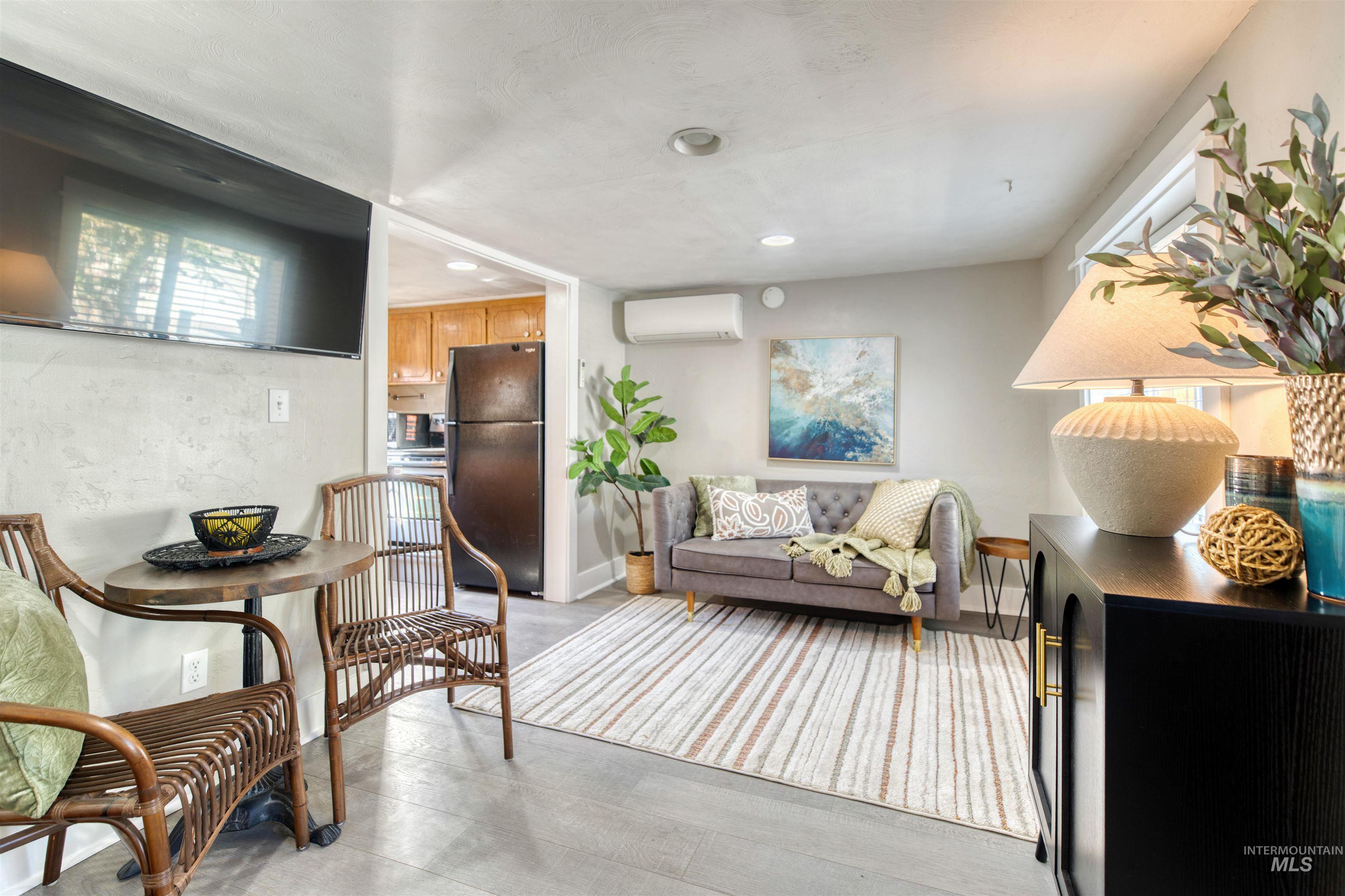 3311 Hamilton Property Photo 9