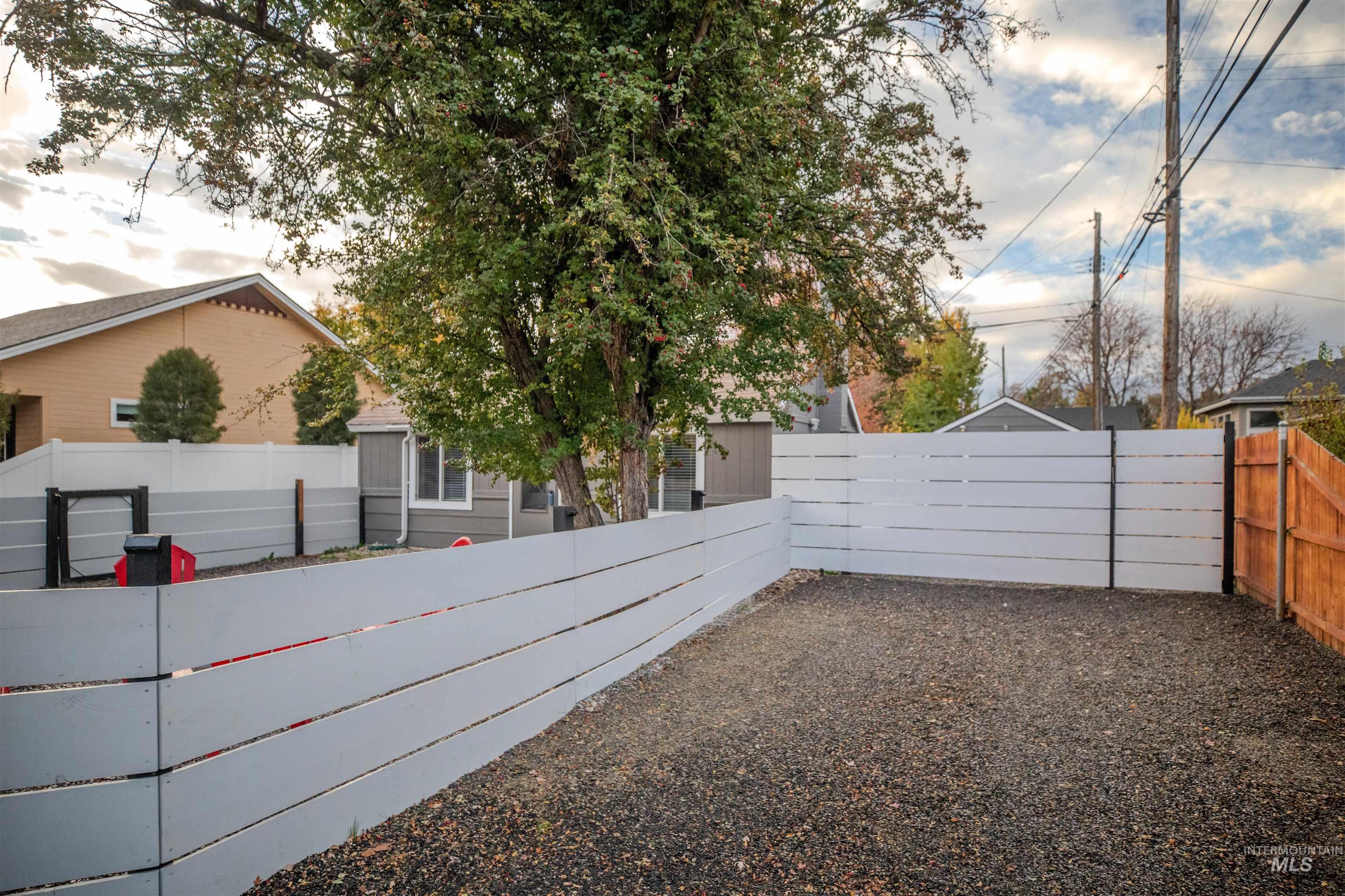 3311 Hamilton Property Photo 21