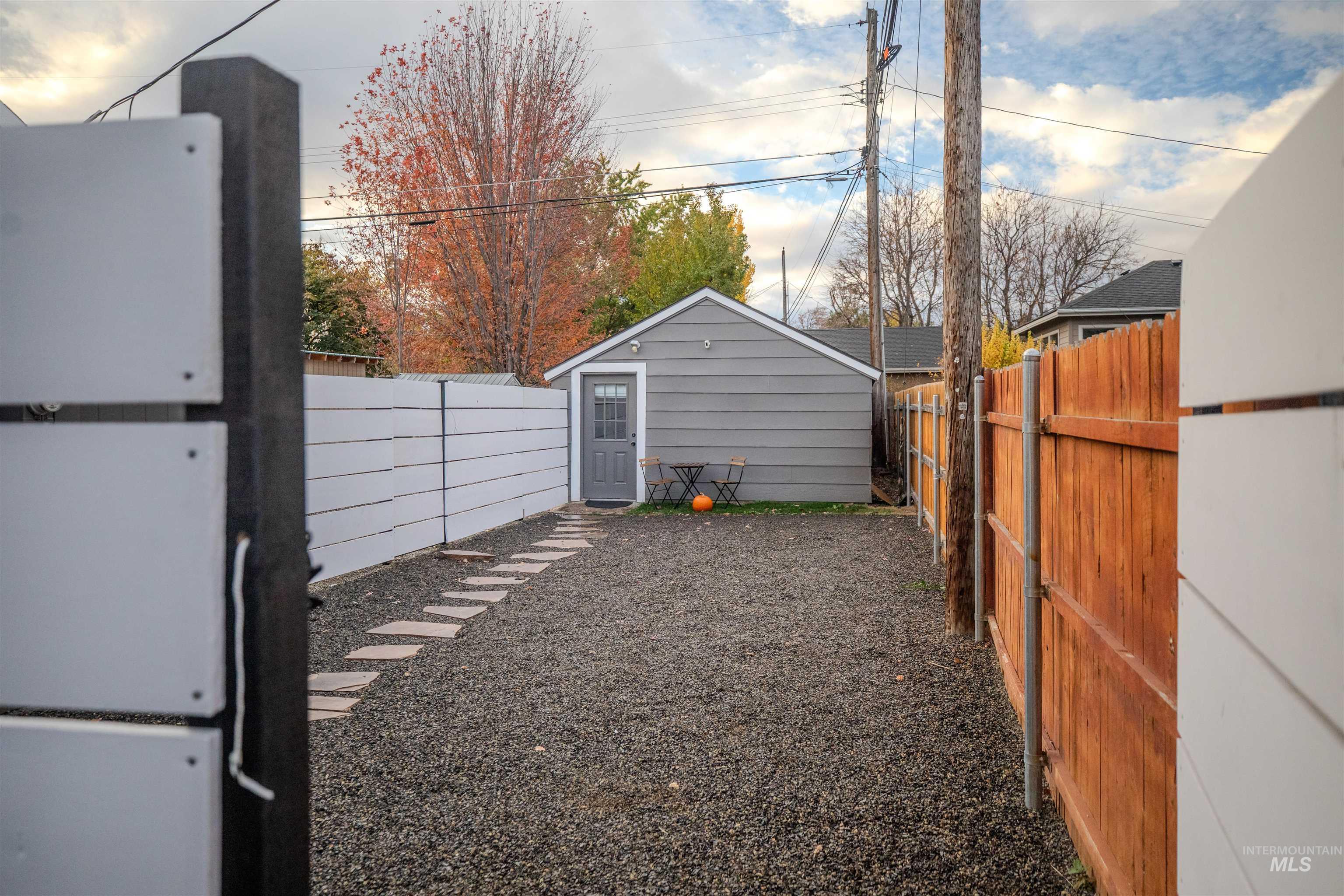 3311 Hamilton Property Photo 22