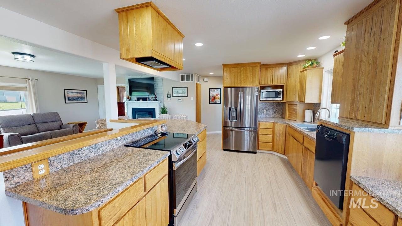 1008 Lambert Court Property Photo 4