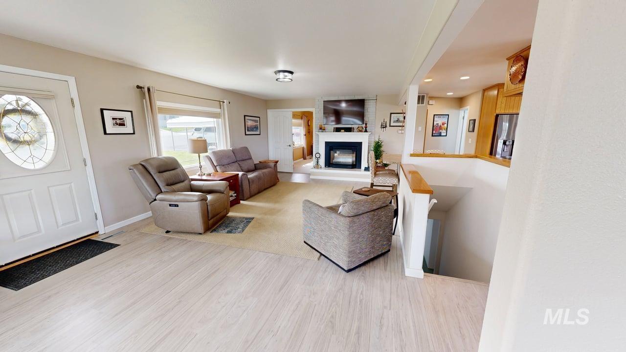 1008 Lambert Court Property Photo 10
