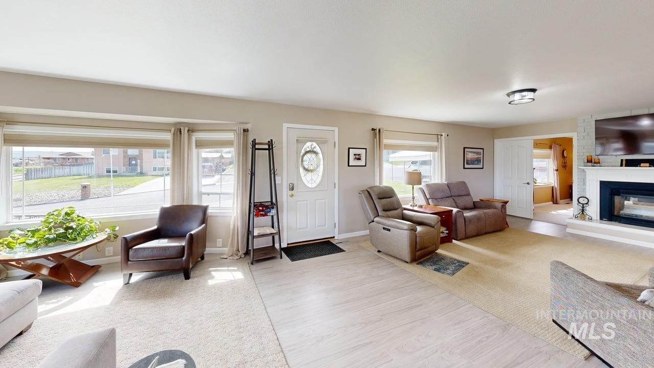 1008 Lambert Court Property Photo 13