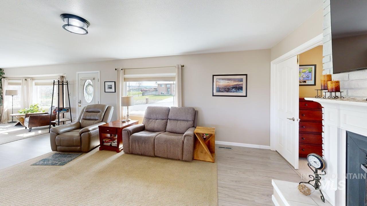 1008 Lambert Court Property Photo 14