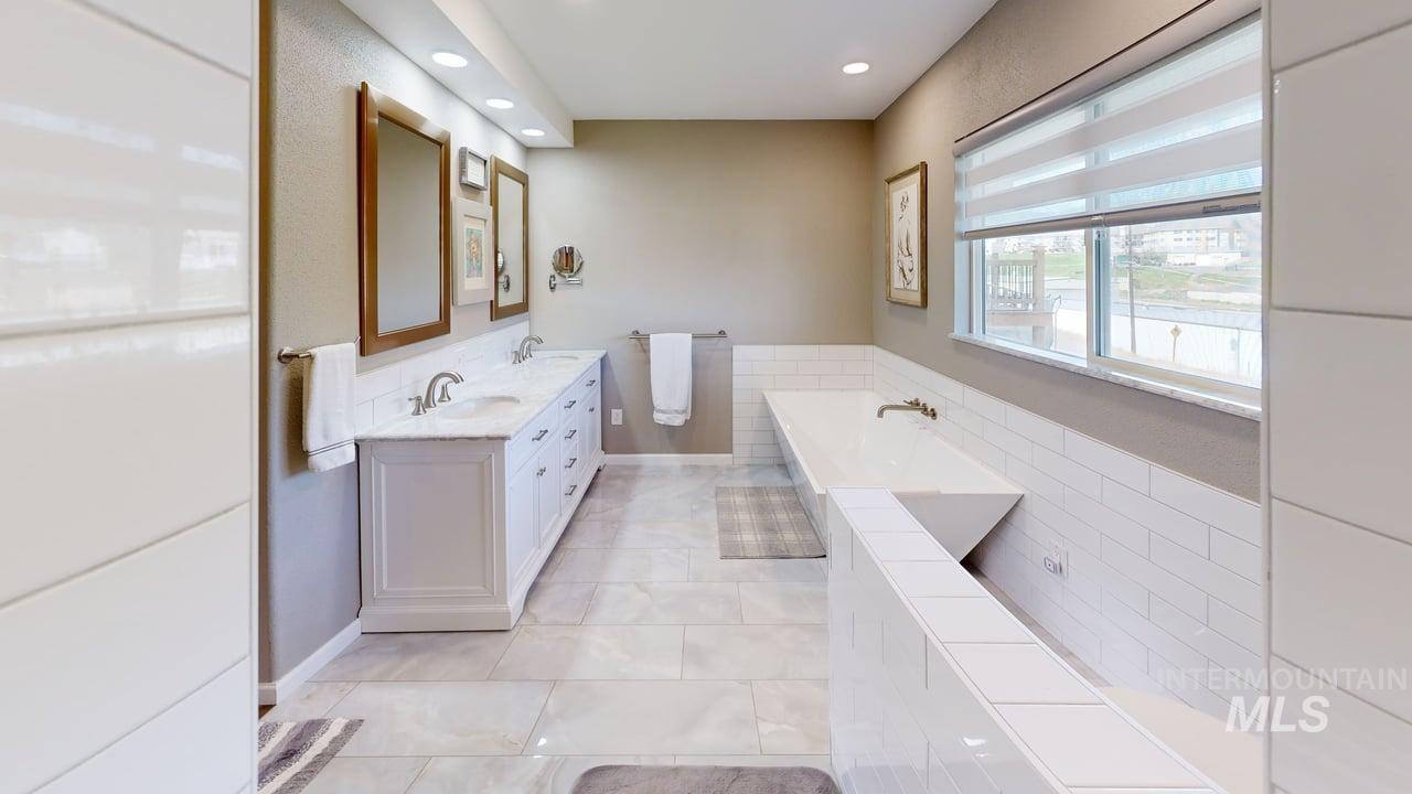 1008 Lambert Court Property Photo 15