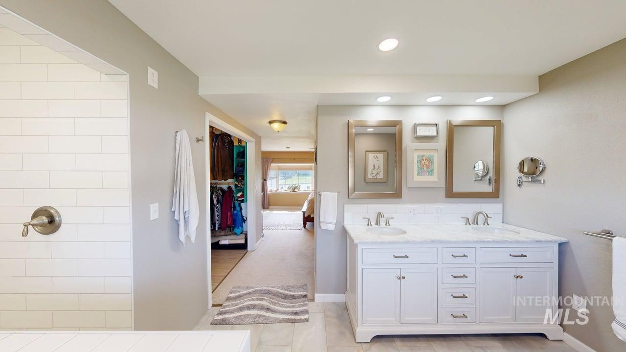 1008 Lambert Court Property Photo 18