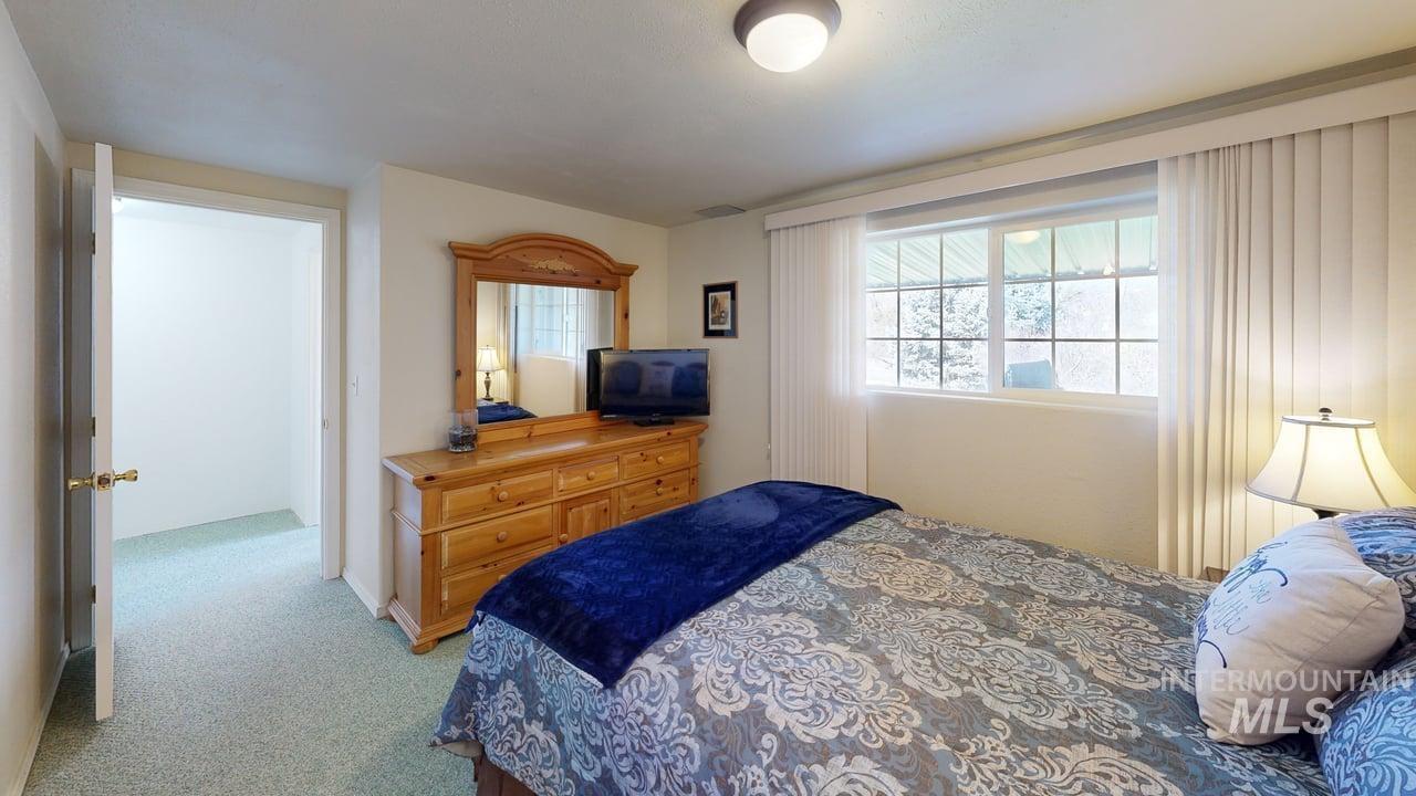 1008 Lambert Court Property Photo 21