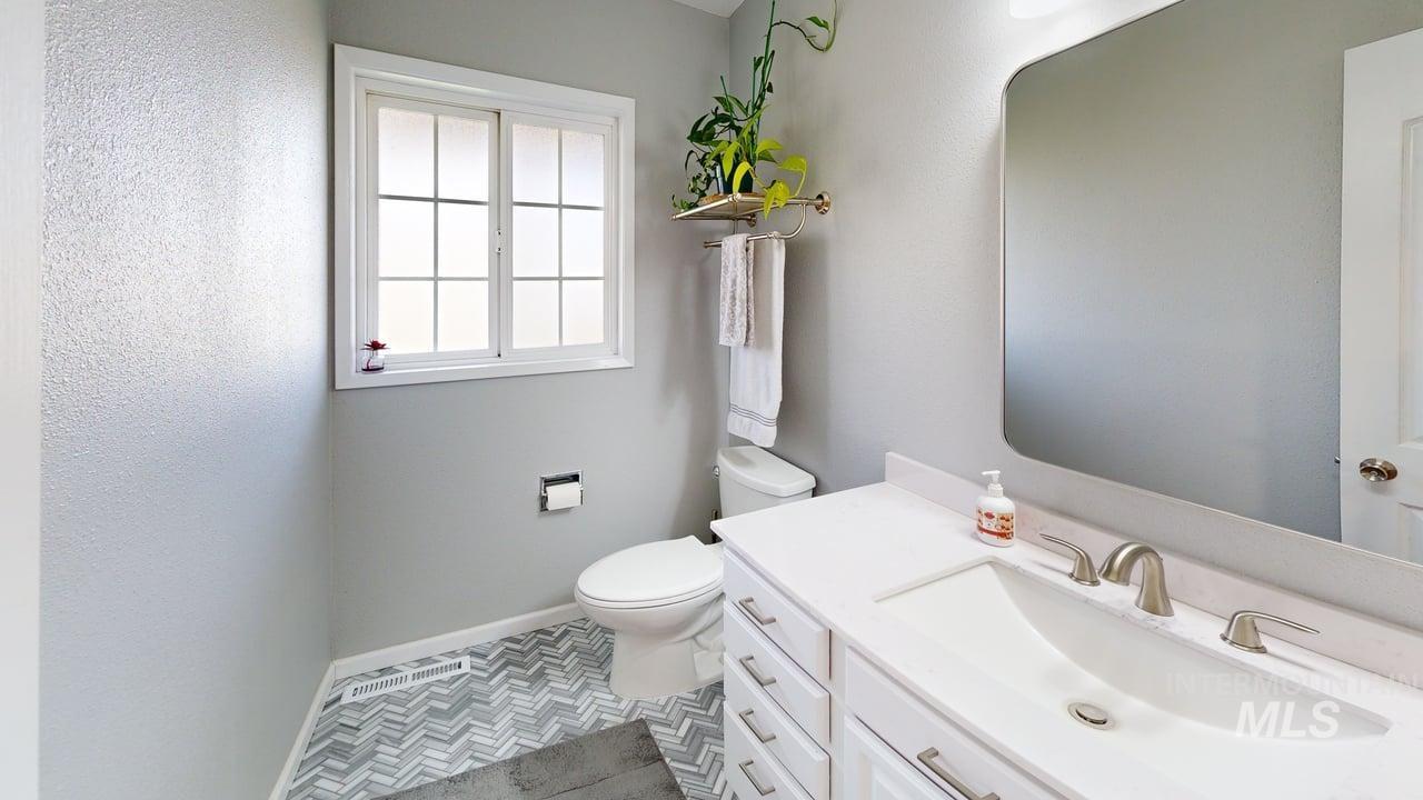 1008 Lambert Court Property Photo 26