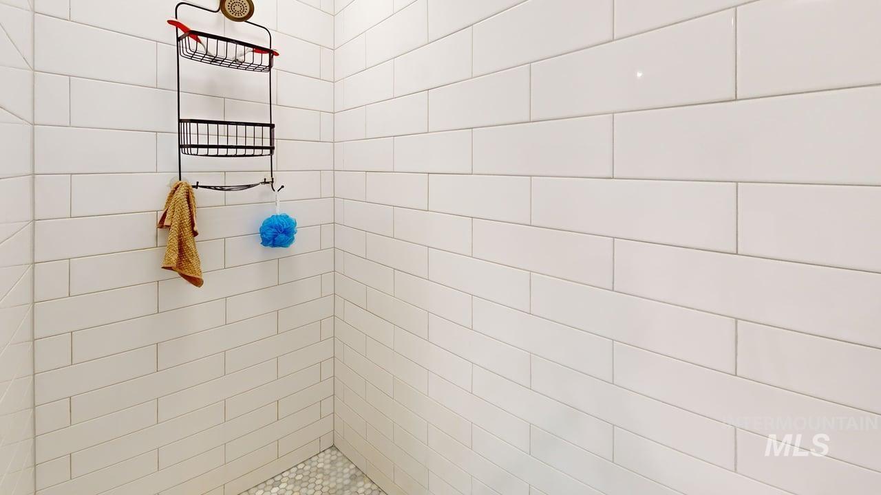 1008 Lambert Court Property Photo 27