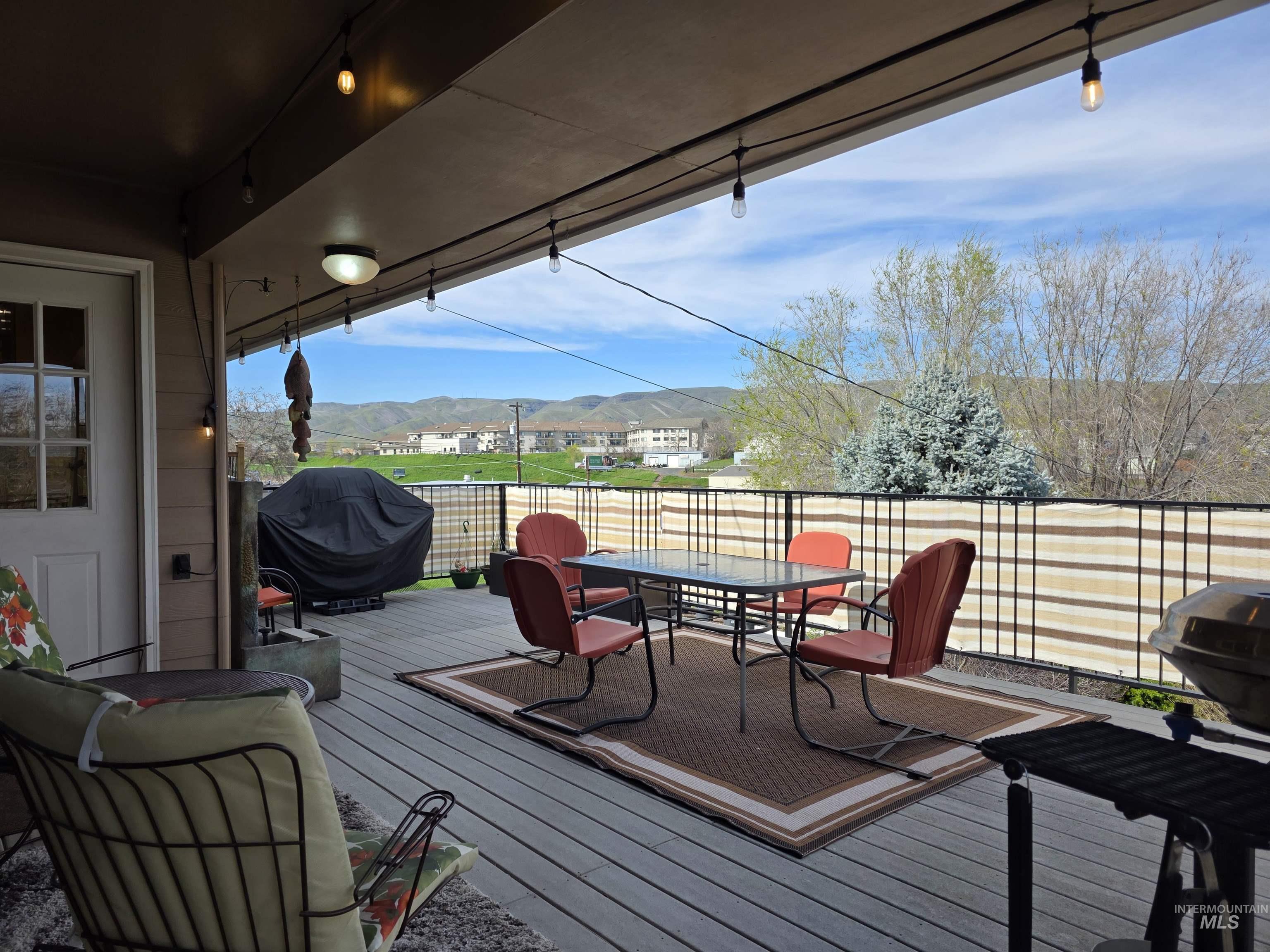 1008 Lambert Court Property Photo 29