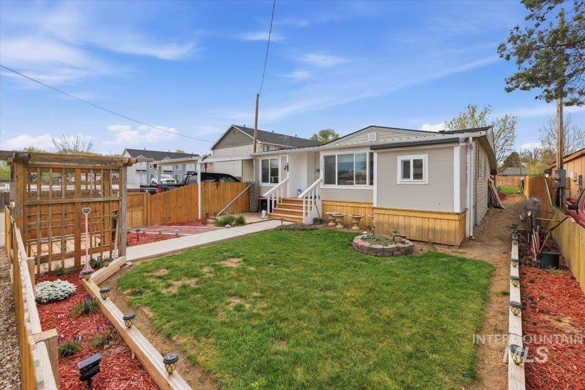 1003 E Iowa Ave Property Photo 1