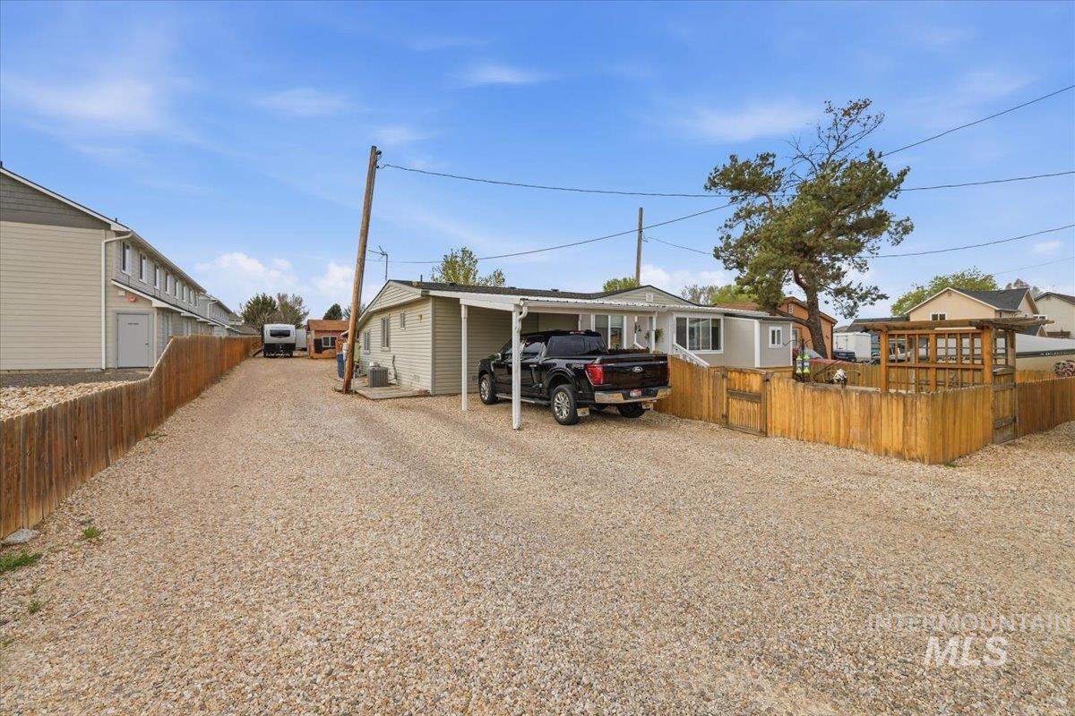 1003 E Iowa Ave Property Photo 2