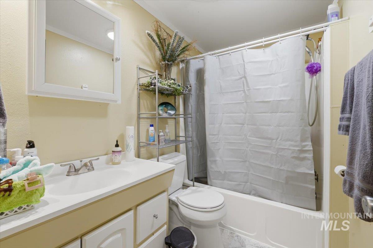 1003 E Iowa Ave Property Photo 28