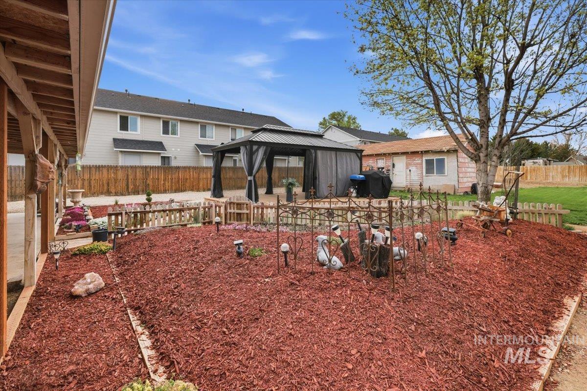 1003 E Iowa Ave Property Photo 42