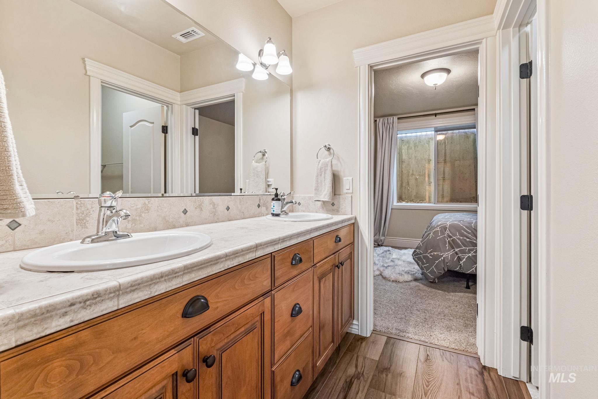 5908 N Highhill Place Property Photo 33