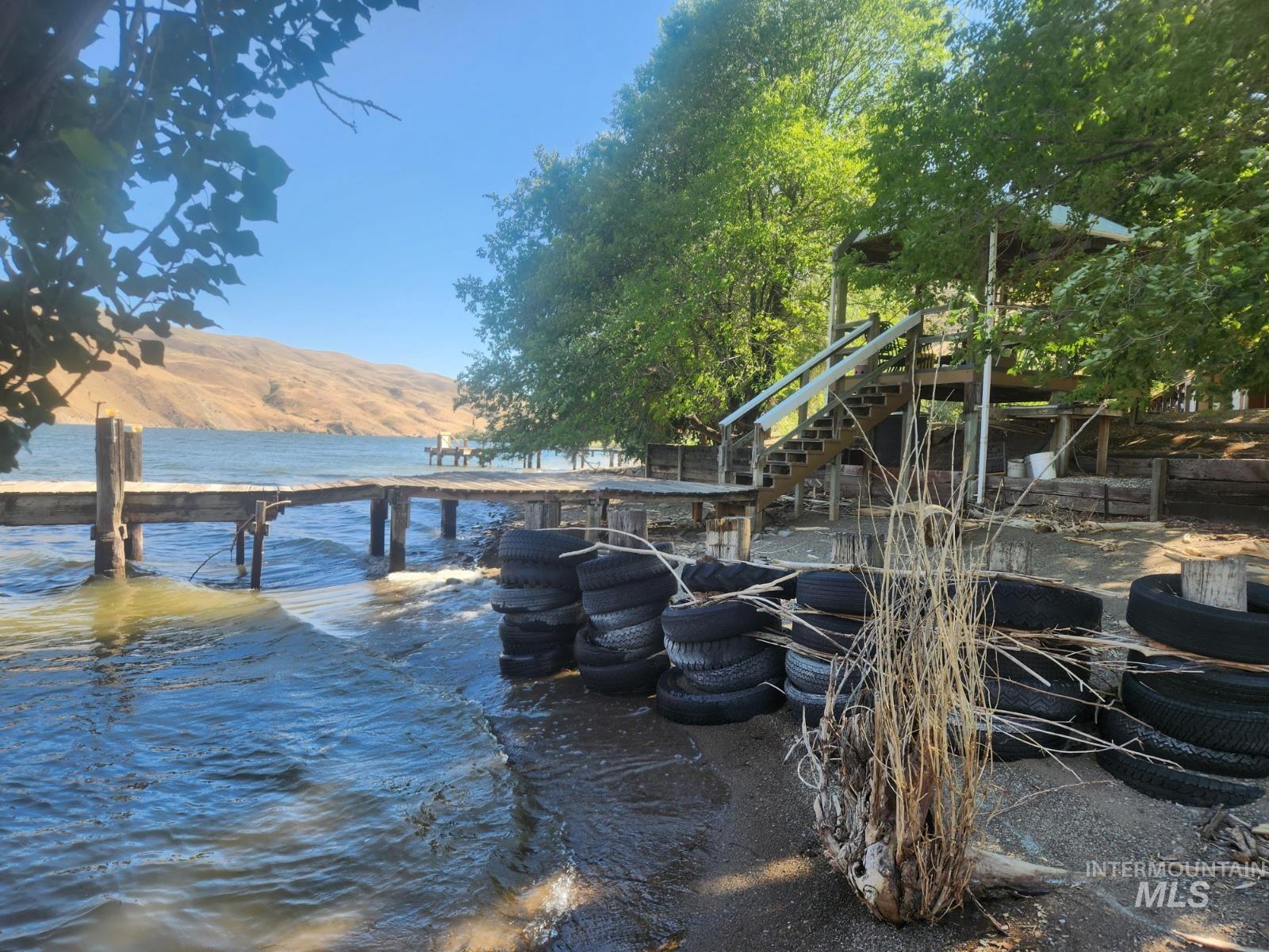 34559 Snake River Road Property Photo 4