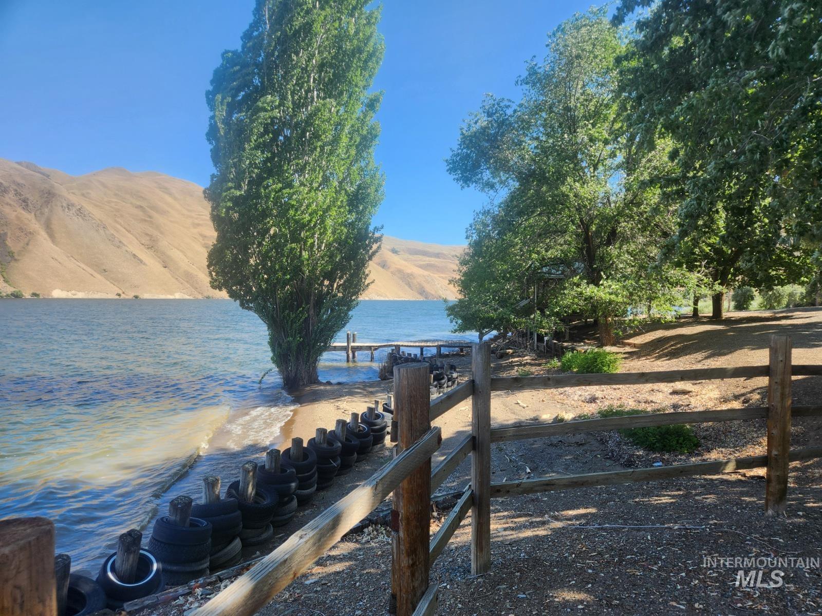 34559 Snake River Road Property Photo 6
