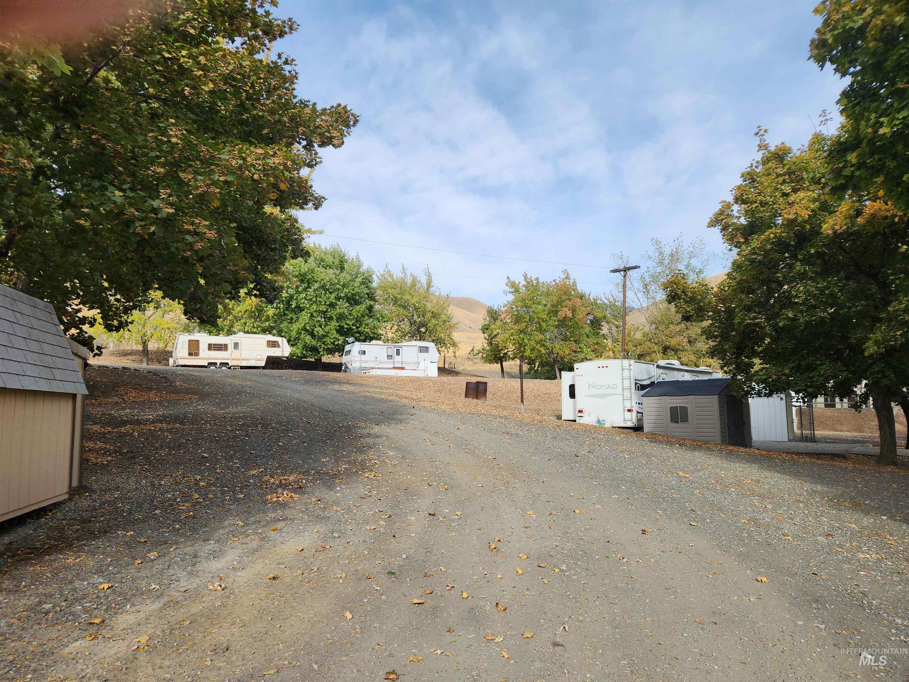 34559 Snake River Road Property Photo 13