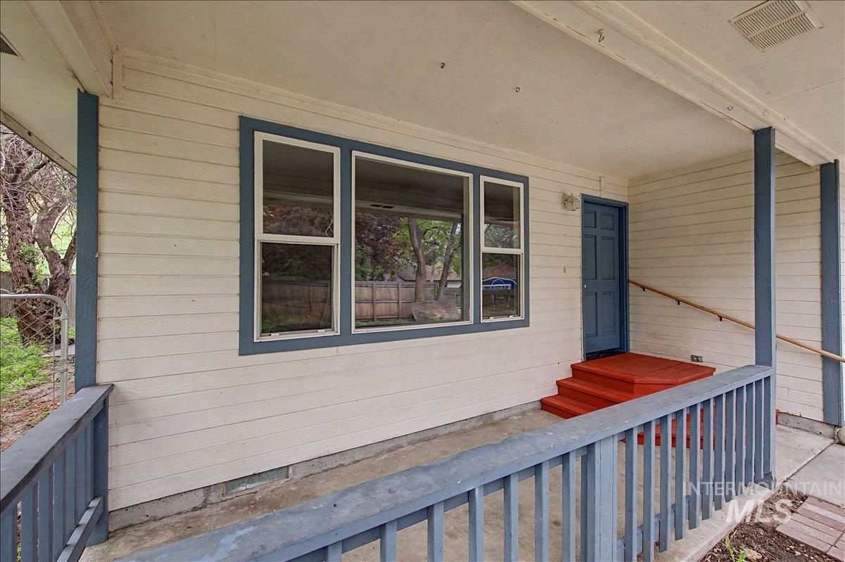 2984 N 26th St Property Photo 4