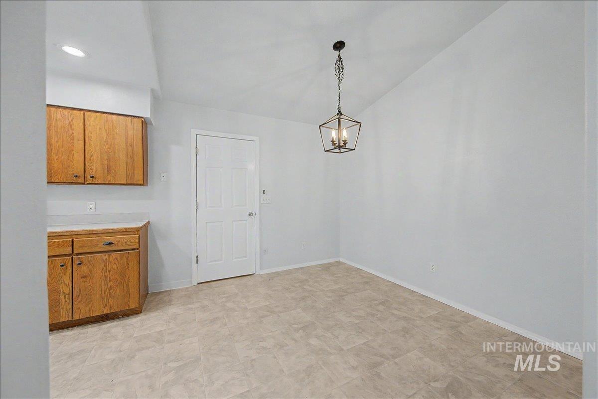 2501 W Hill Rd Property Photo 10