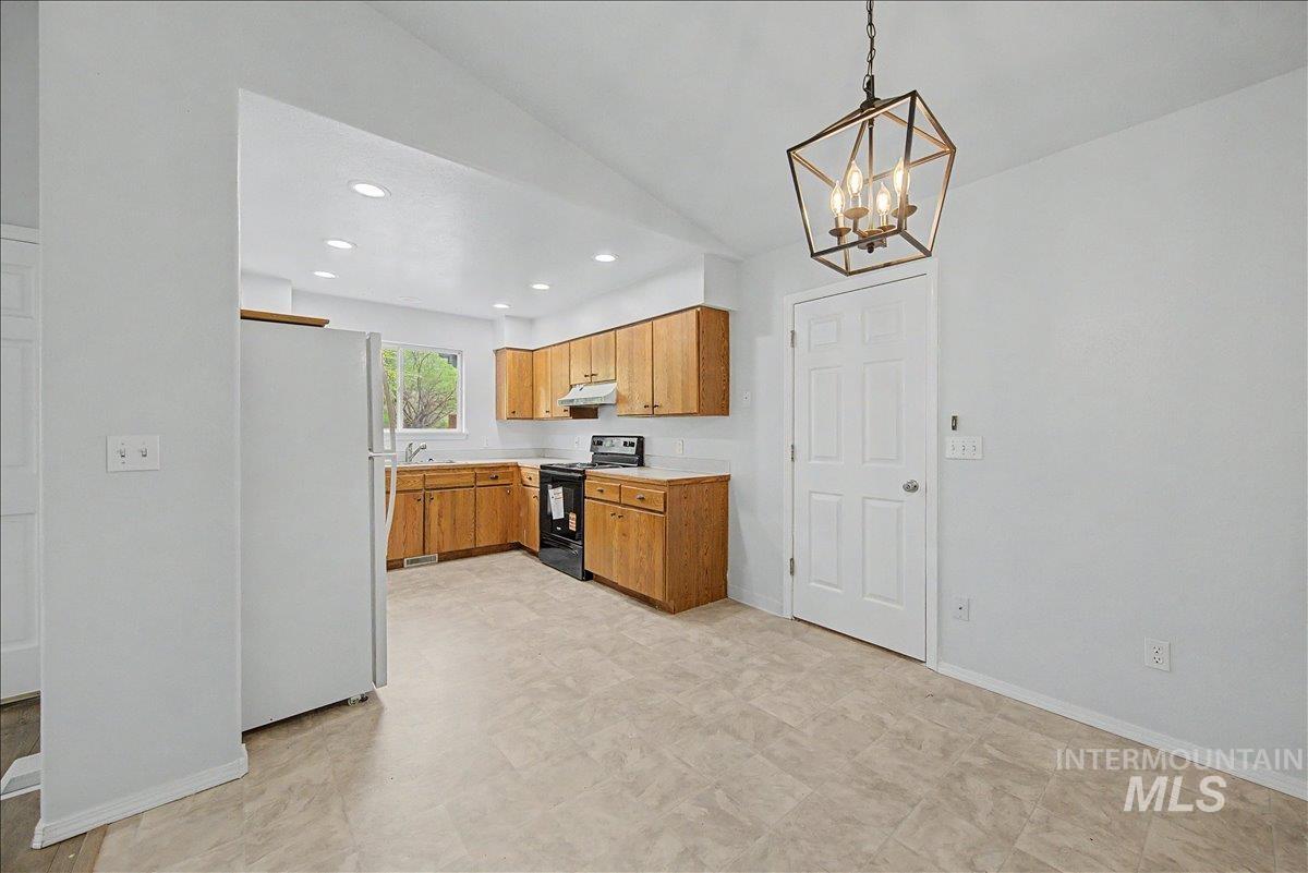 2501 W Hill Rd Property Photo 12