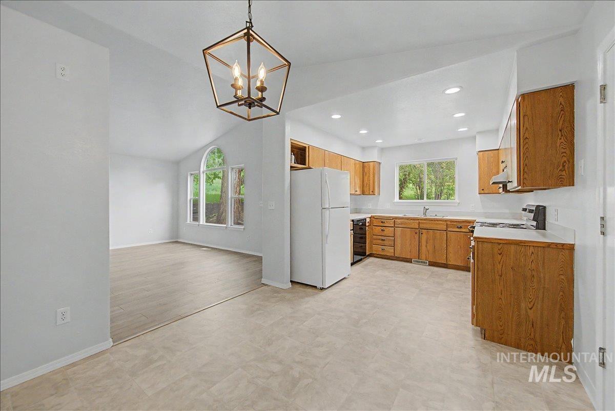 2501 W Hill Rd Property Photo 13