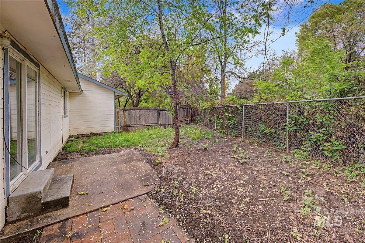 2501 W Hill Rd Property Photo 32