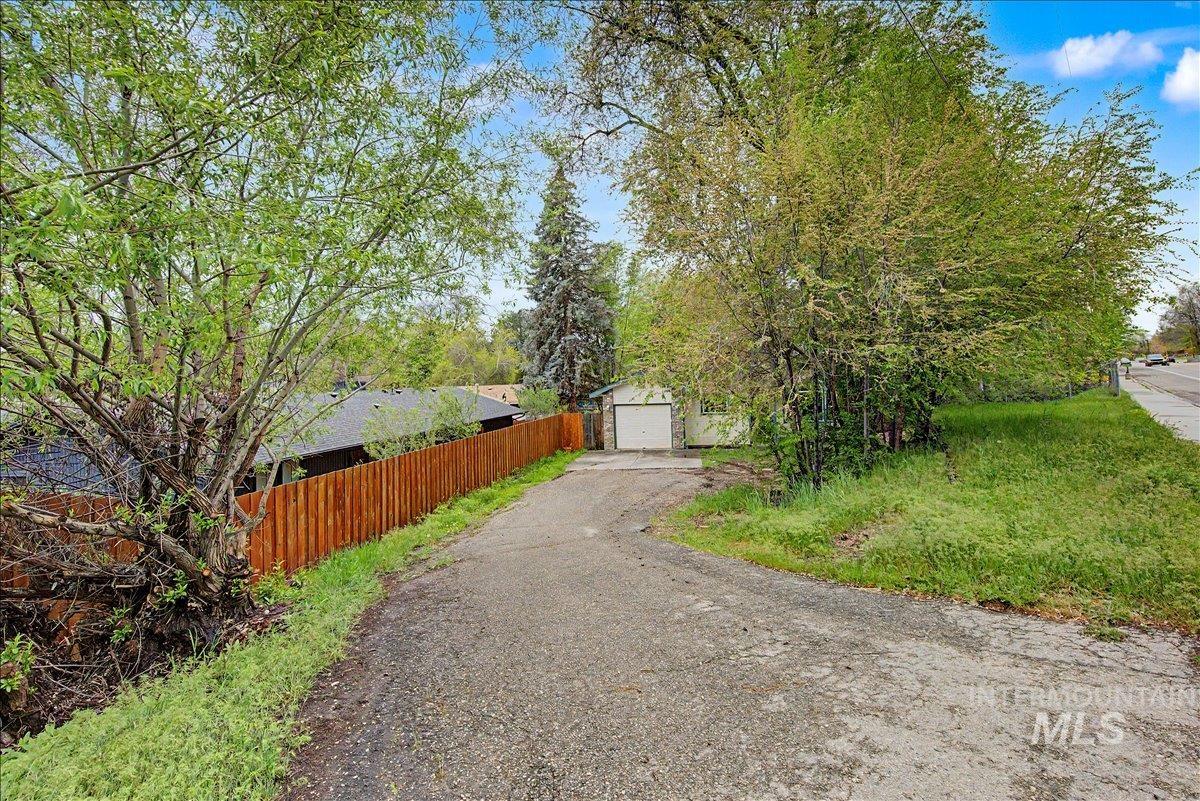 2501 W Hill Rd Property Photo 34
