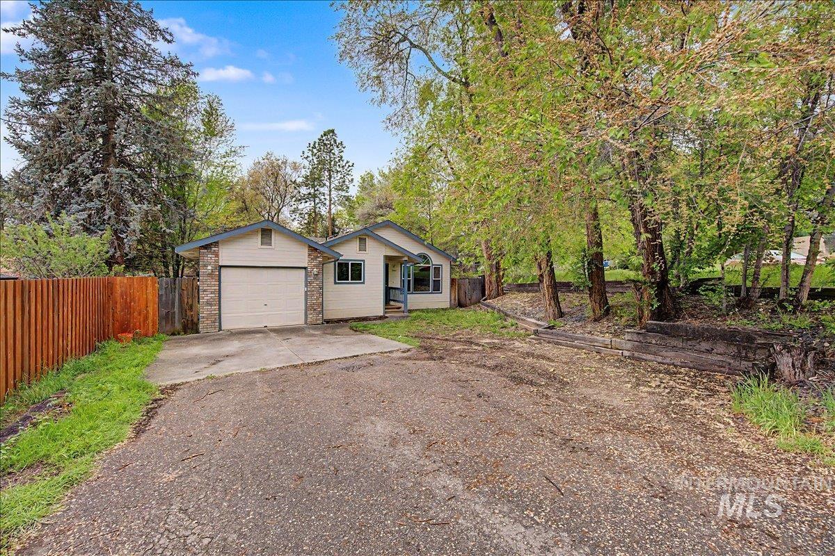 2501 W Hill Rd Property Photo 35