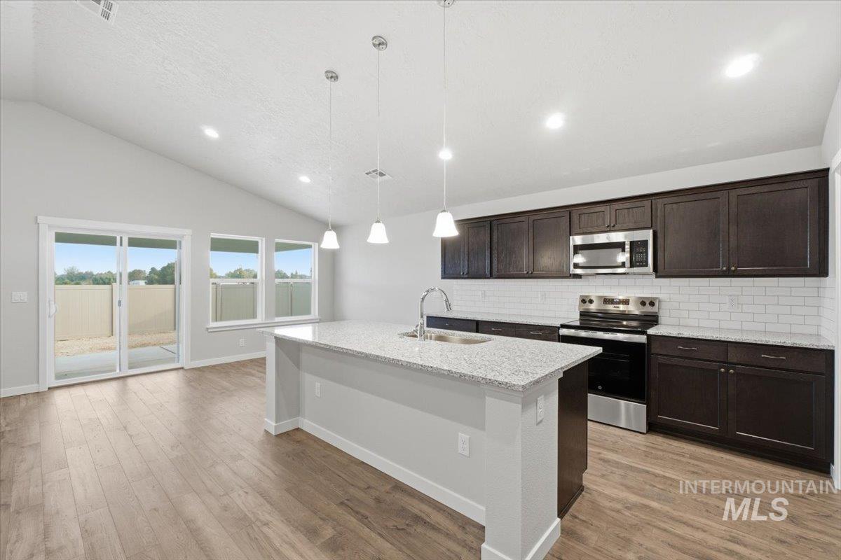 11386 W Tutor St Property Photo 5