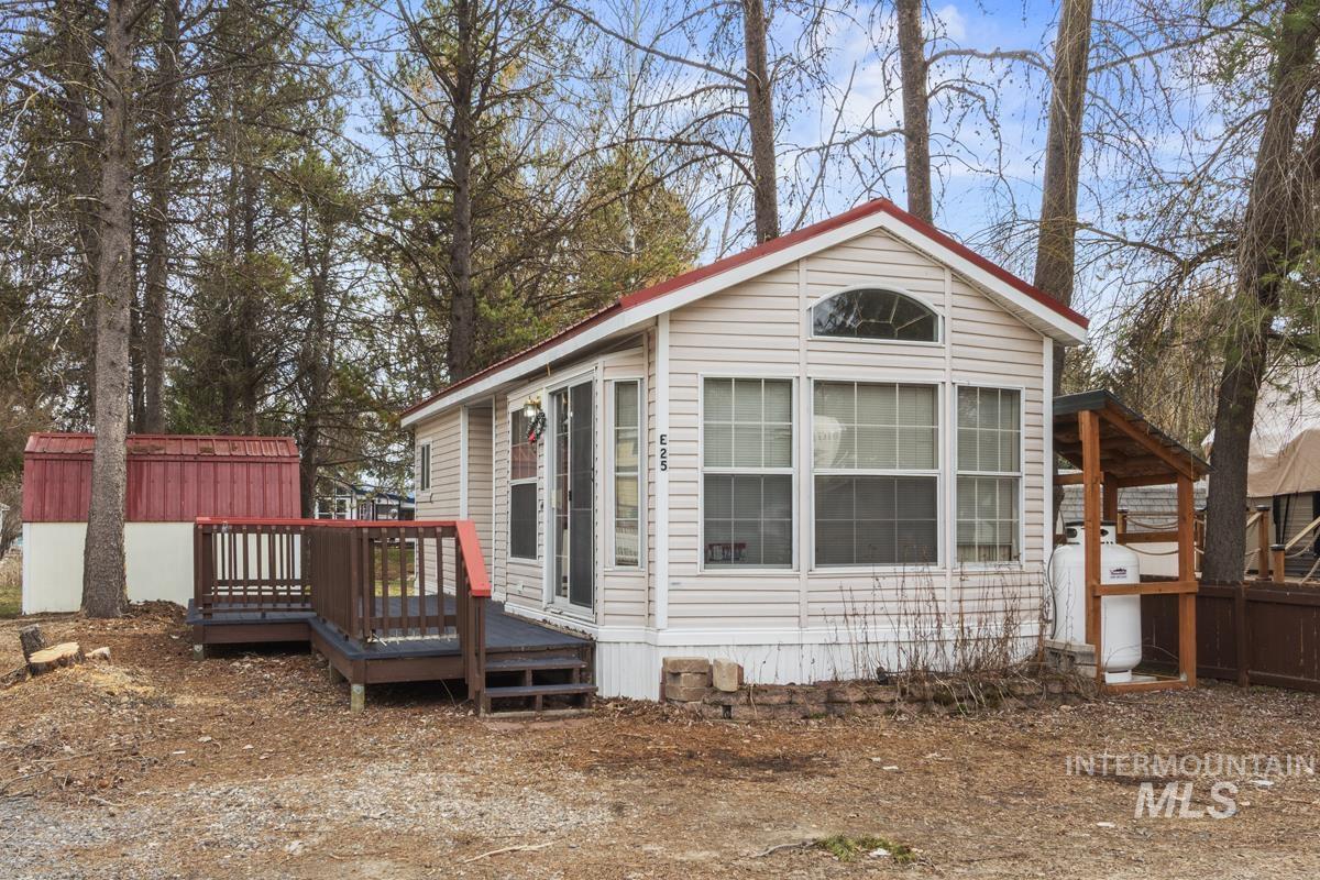 25 E Street Property Photo 1