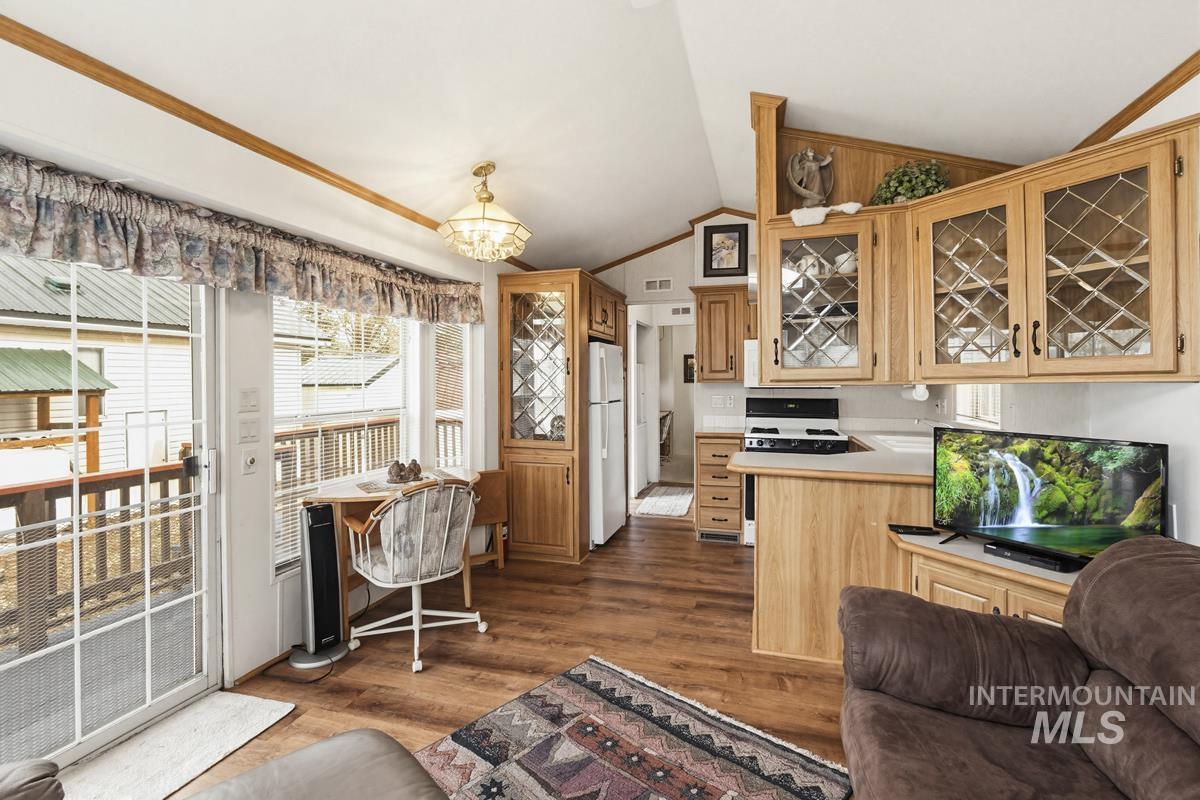 25 E Street Property Photo 3