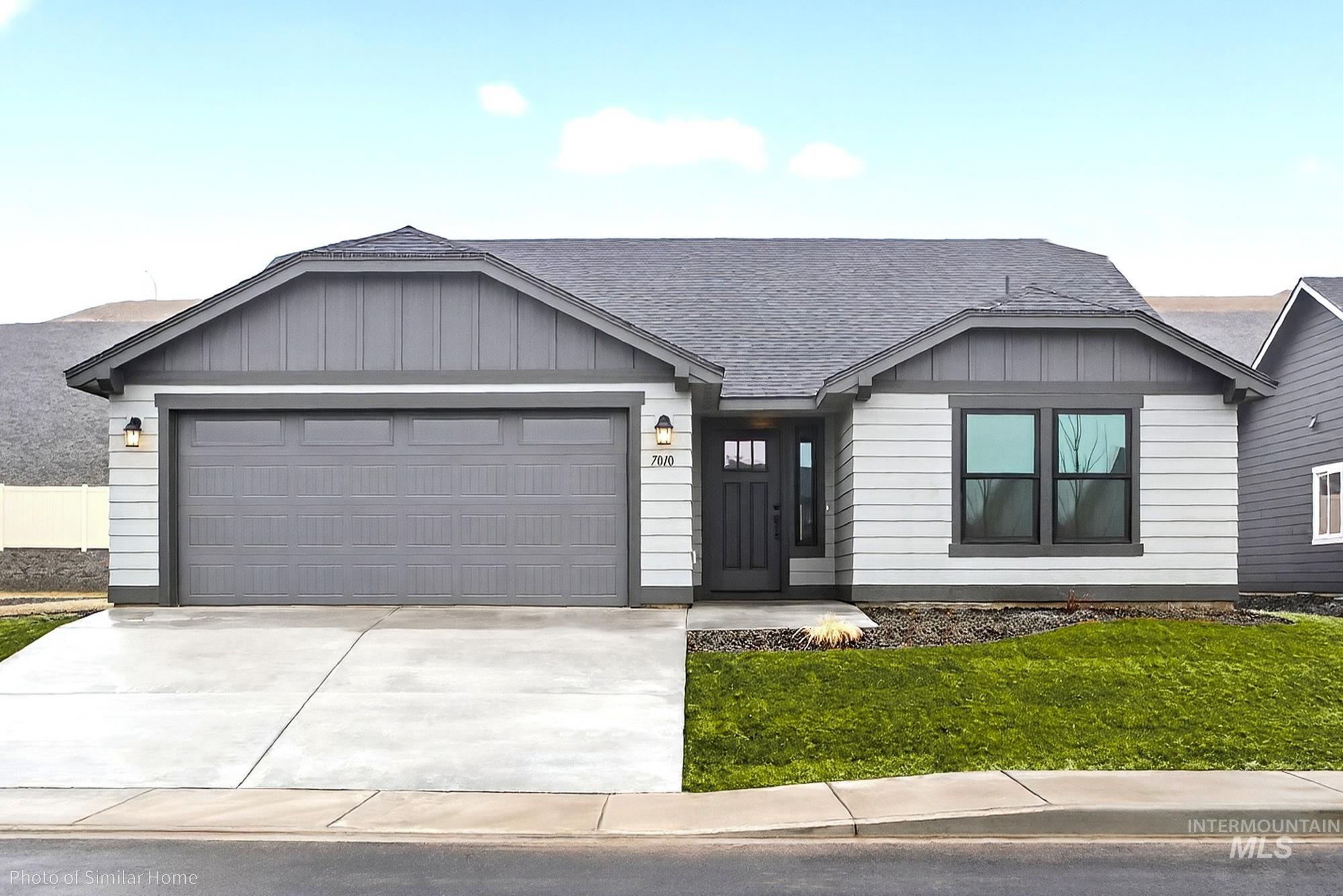 5208 E Patchwork Dr. Property Photo 1