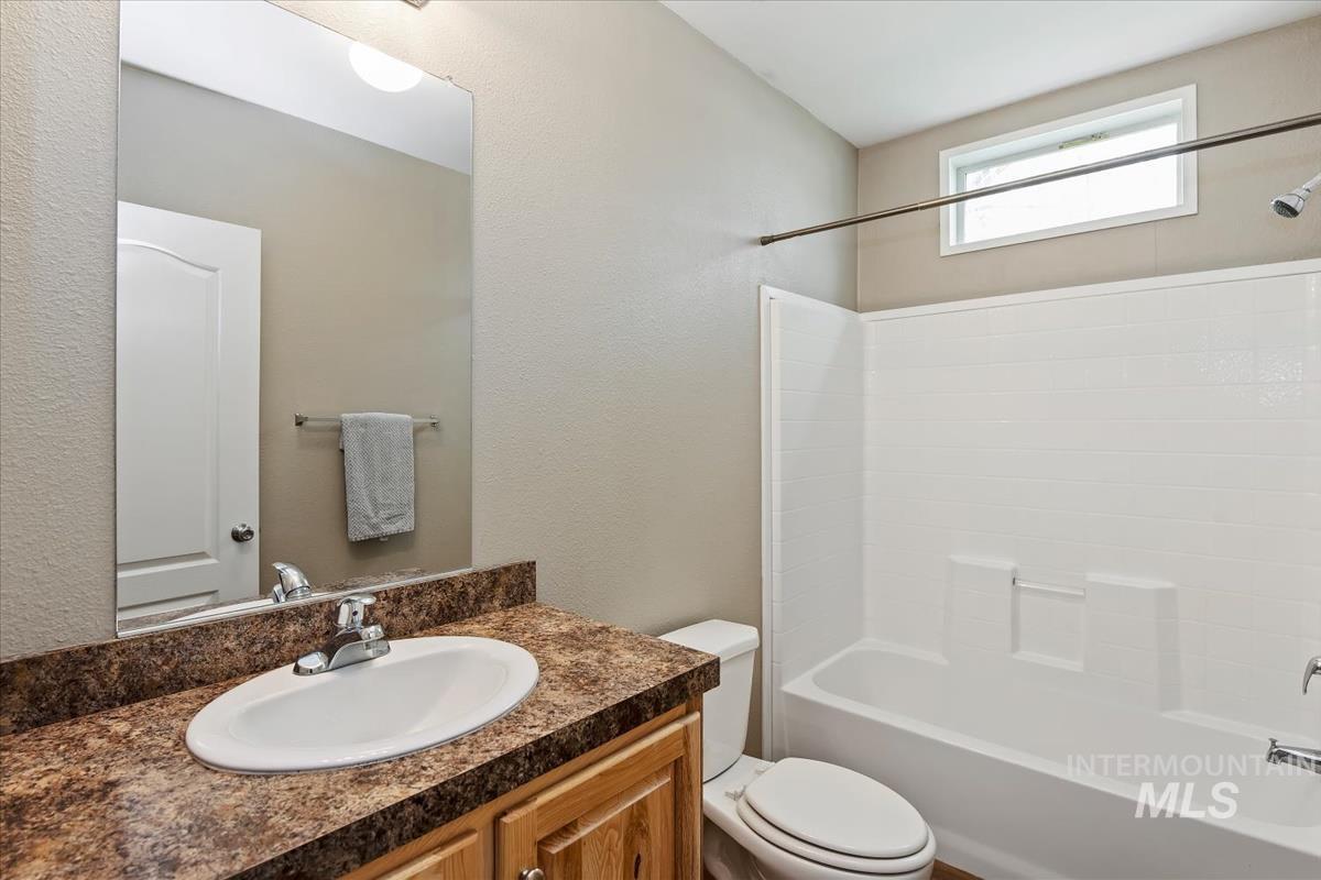 951 W Avalon St Property Photo 16