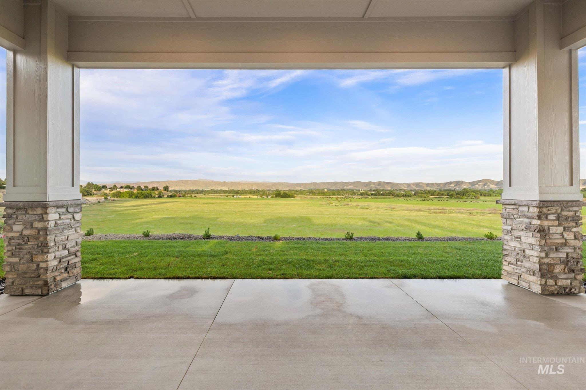 1015 Greenfields Lane Property Photo 44