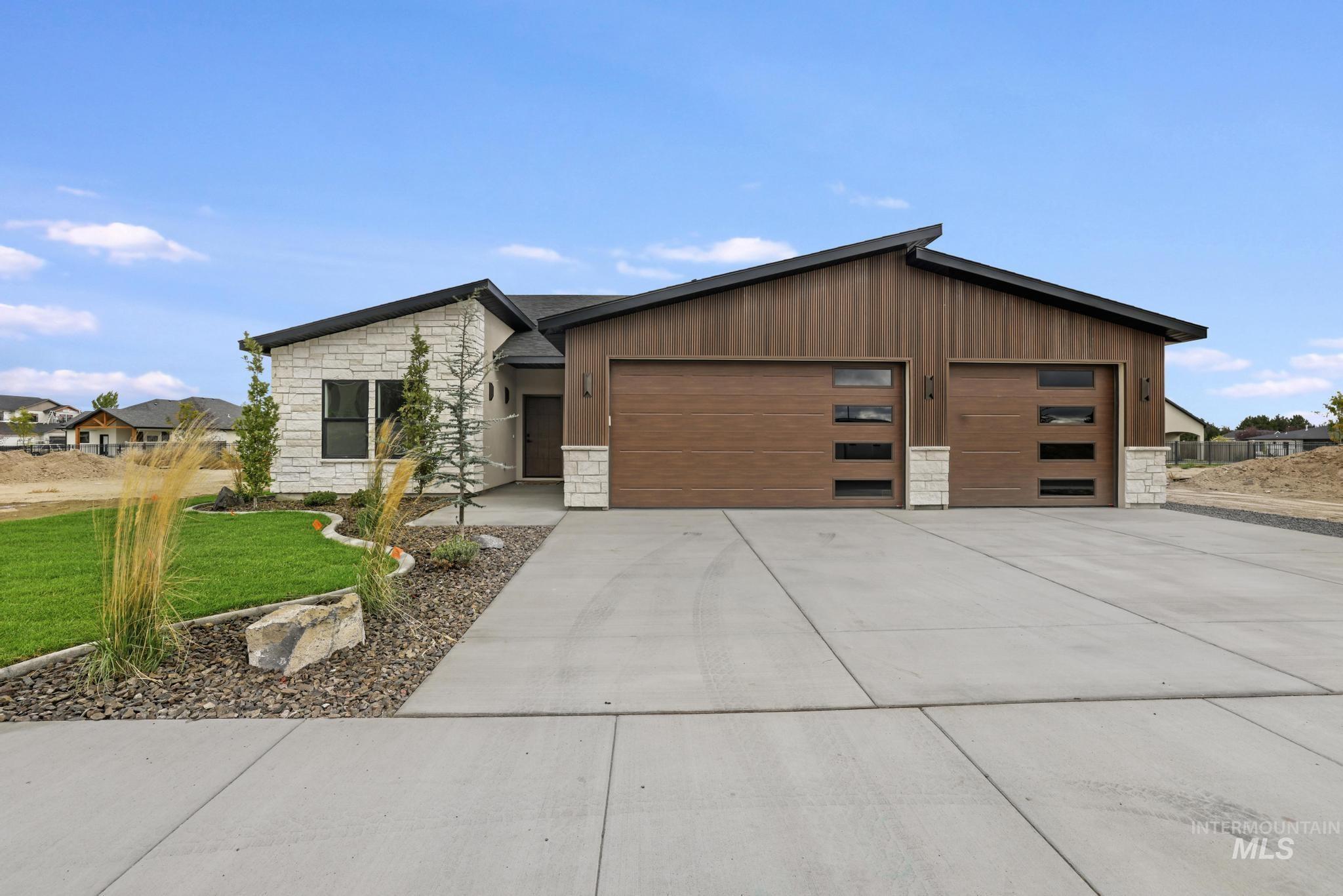 561 Canyon Mist Dr. Property Photo 33