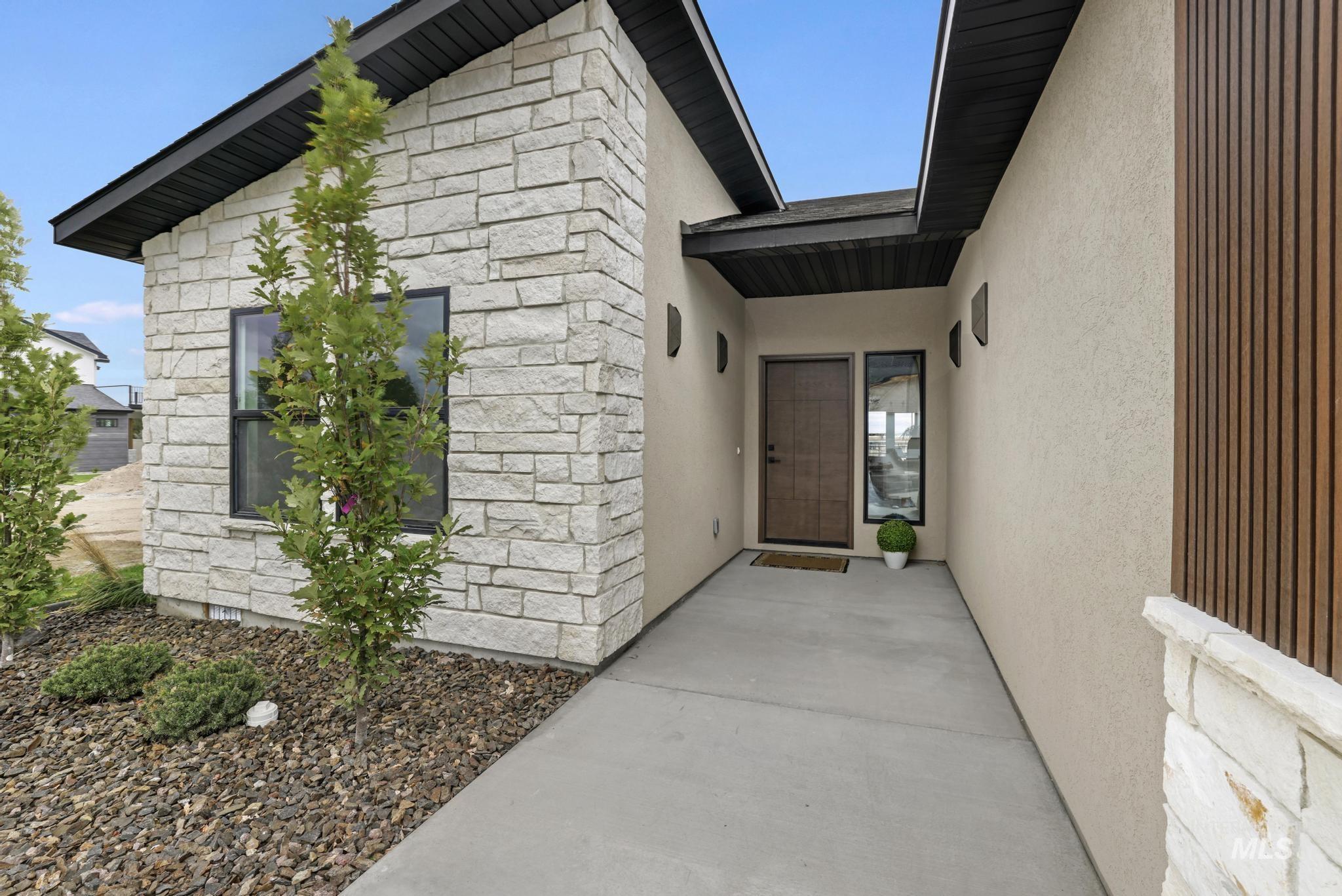 561 Canyon Mist Dr. Property Photo 35