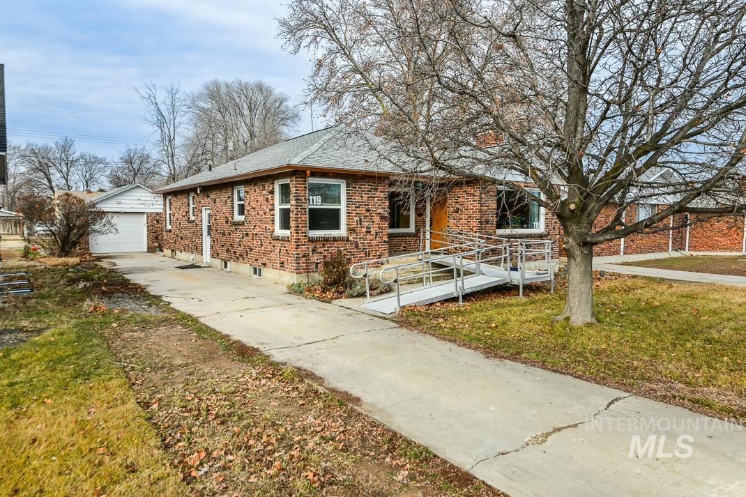 119 S Holly Street Property Photo 3
