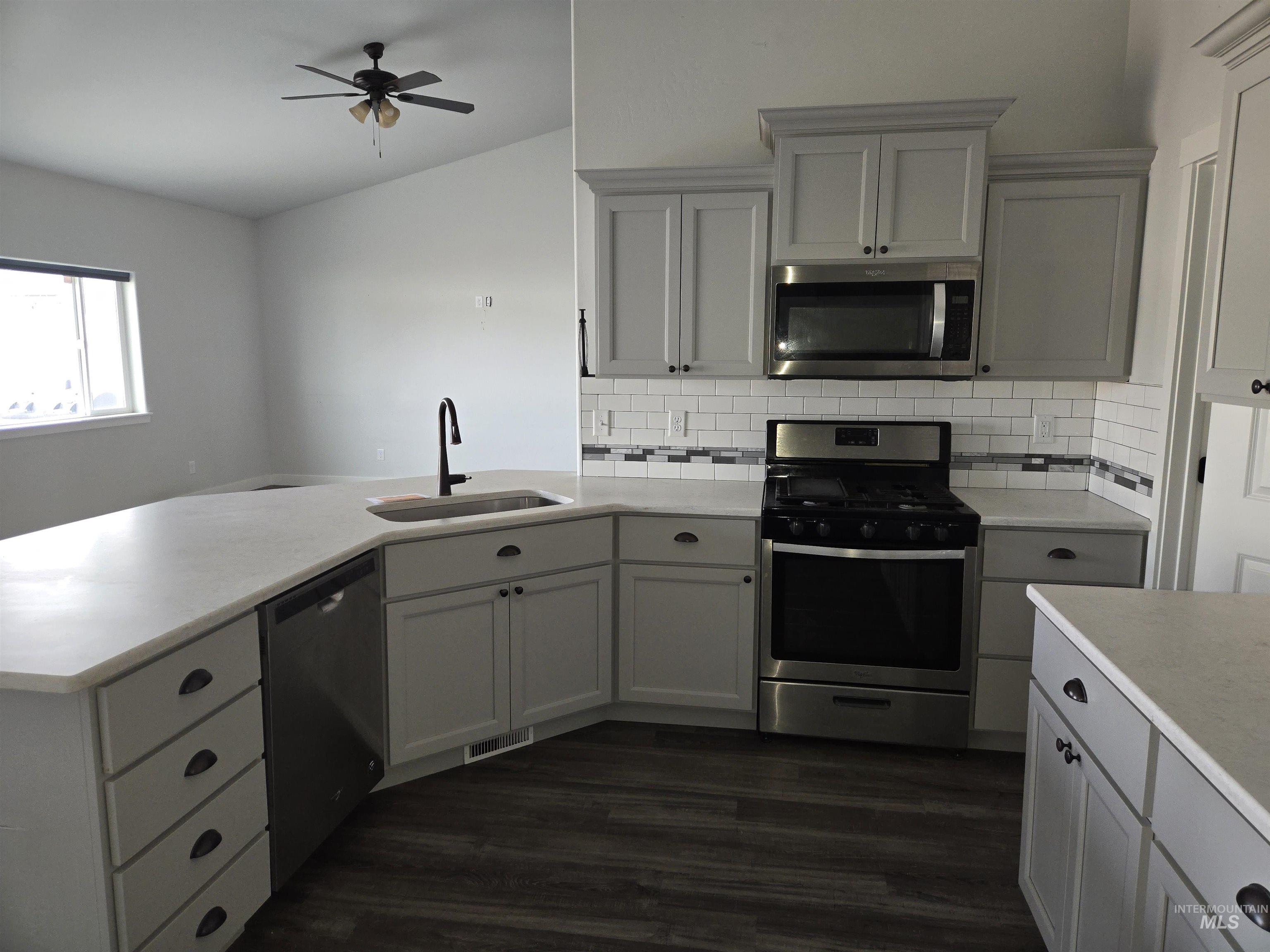 1418 N Birch Street Property Photo 11