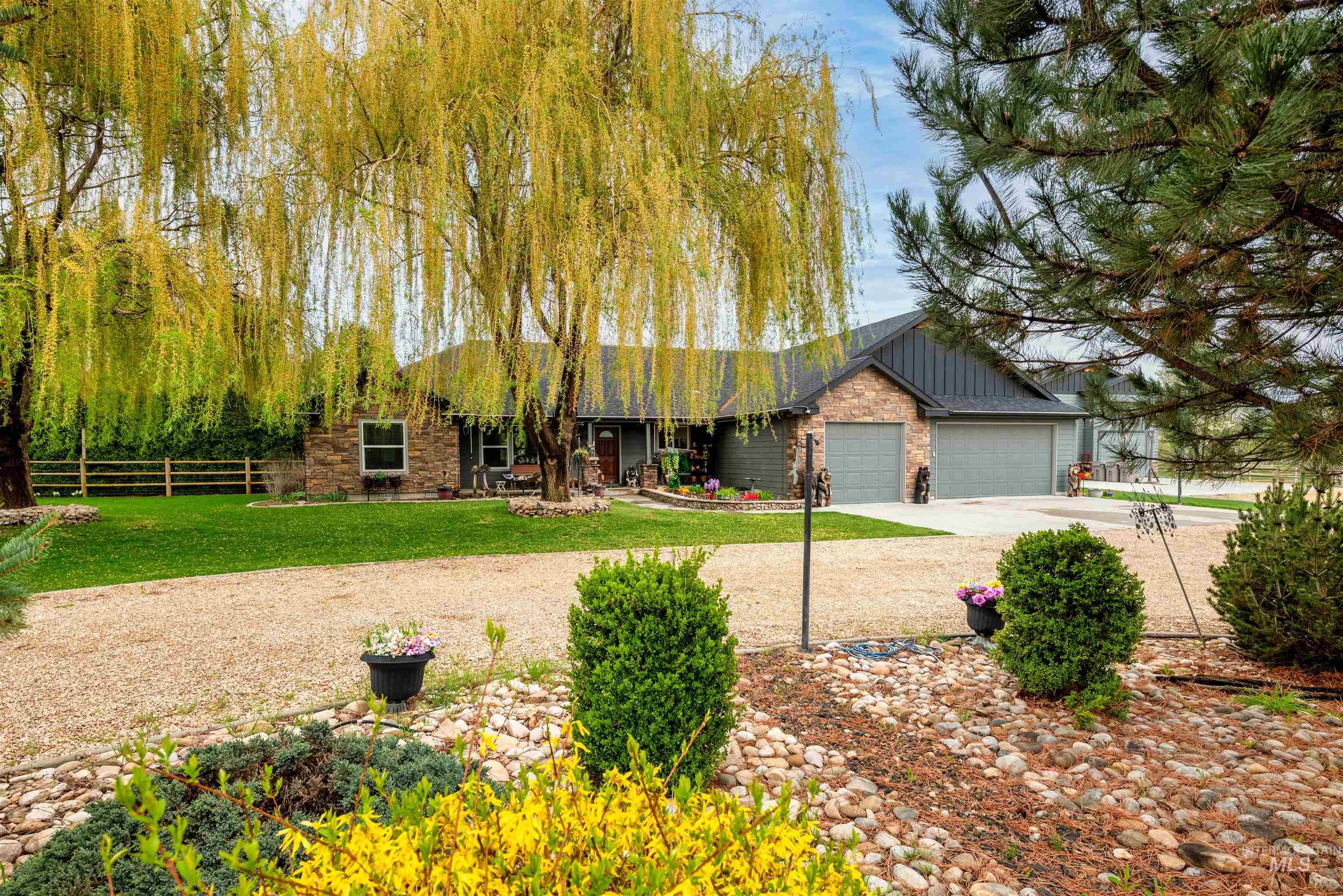 23824 Breyer Rd Property Photo 5
